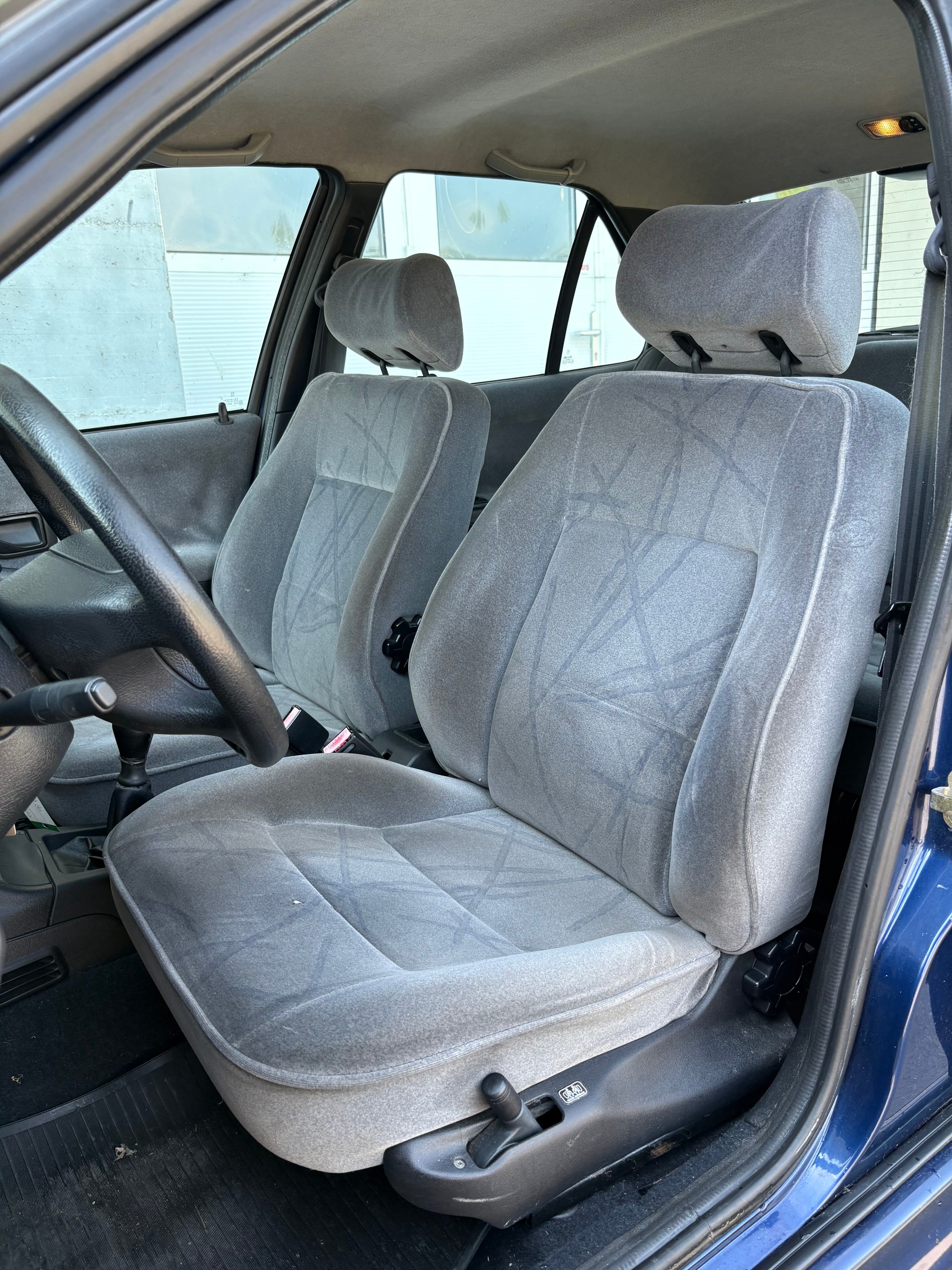PEUGEOT 306 1.8 16V XT-image-10