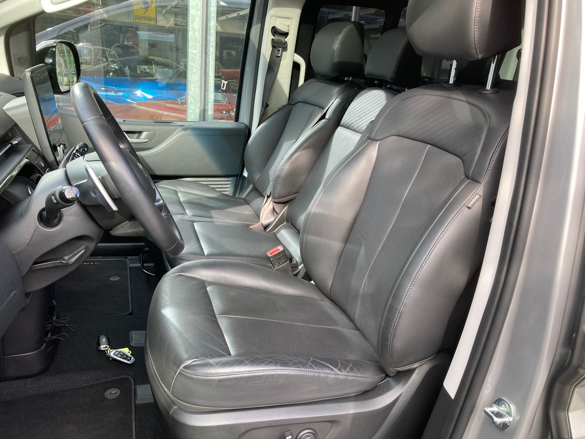 HYUNDAI Staria Premium 2.2 CRDi Vertex 4WD A-image-6