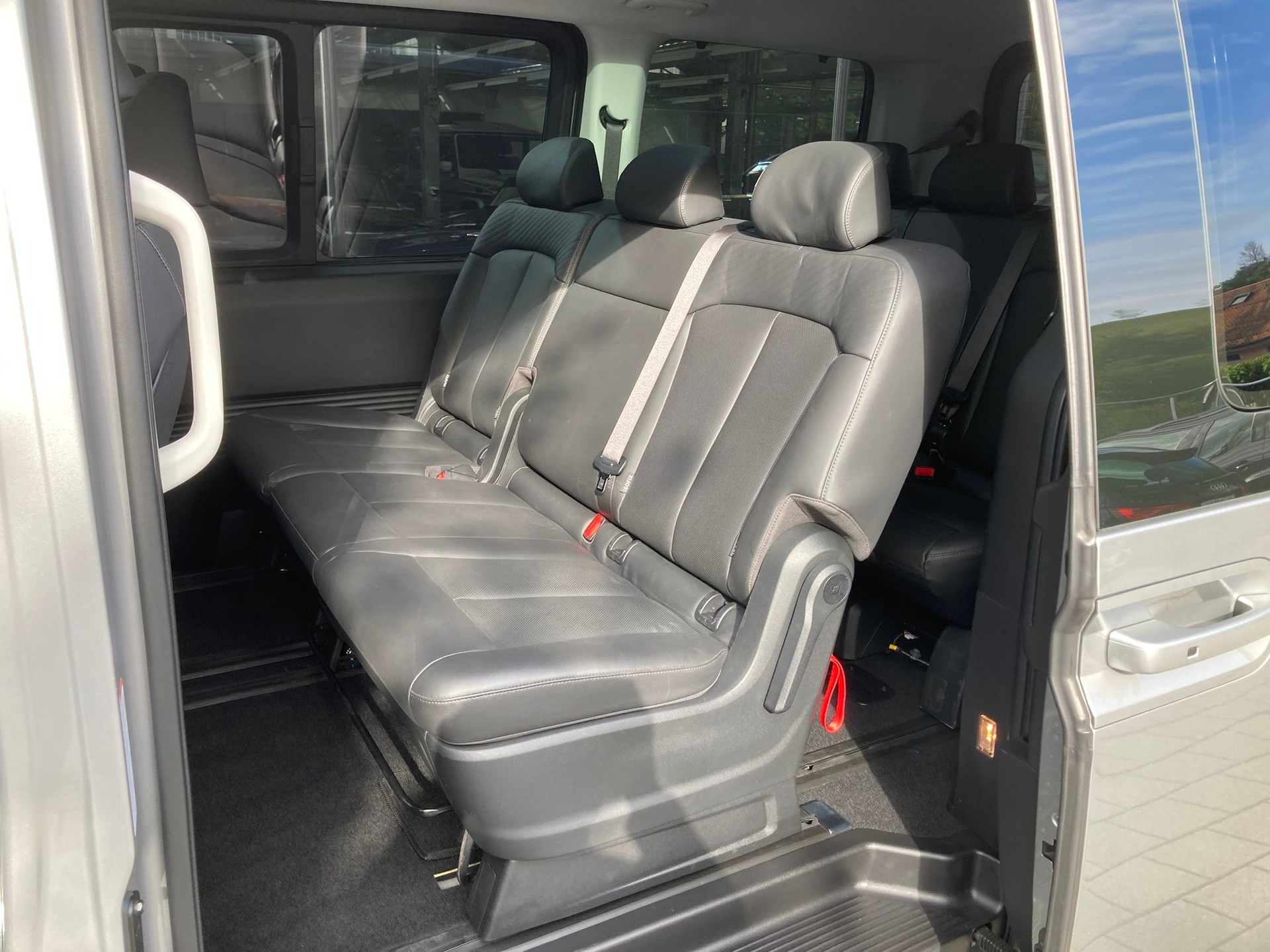 HYUNDAI Staria Premium 2.2 CRDi Vertex 4WD A-image-7
