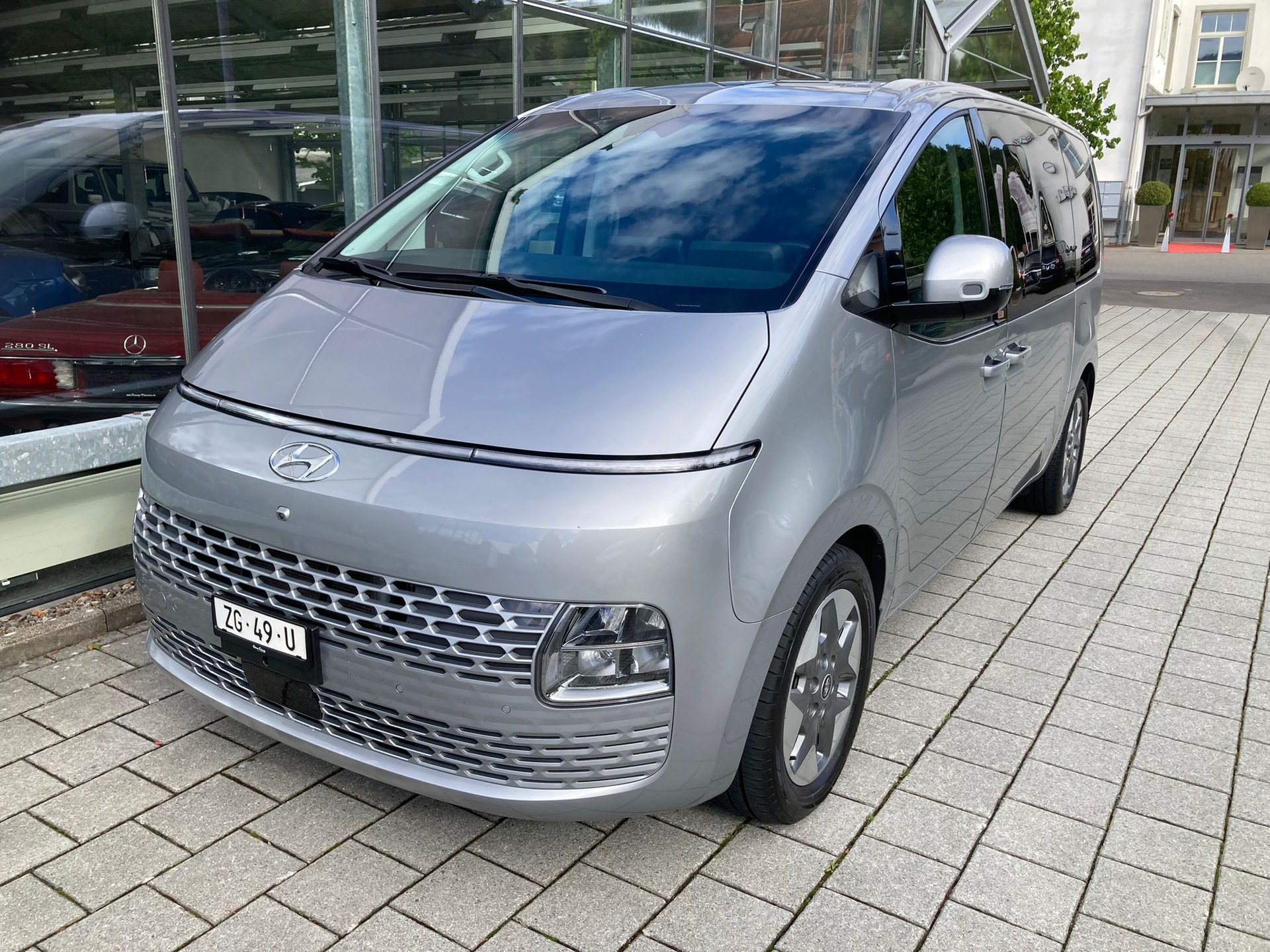 HYUNDAI Staria Premium 2.2 CRDi Vertex 4WD A-showroom-element-1