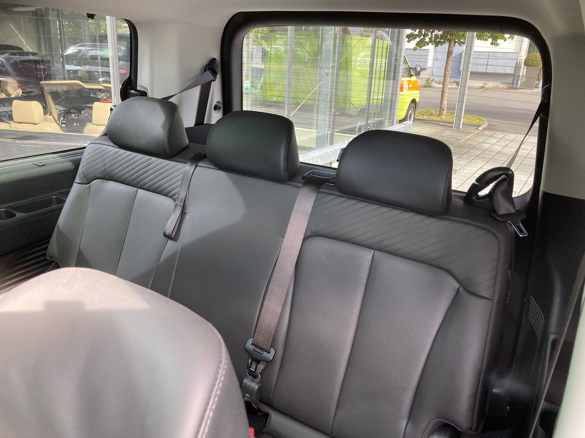 HYUNDAI Staria Premium 2.2 CRDi Vertex 4WD A-image-8