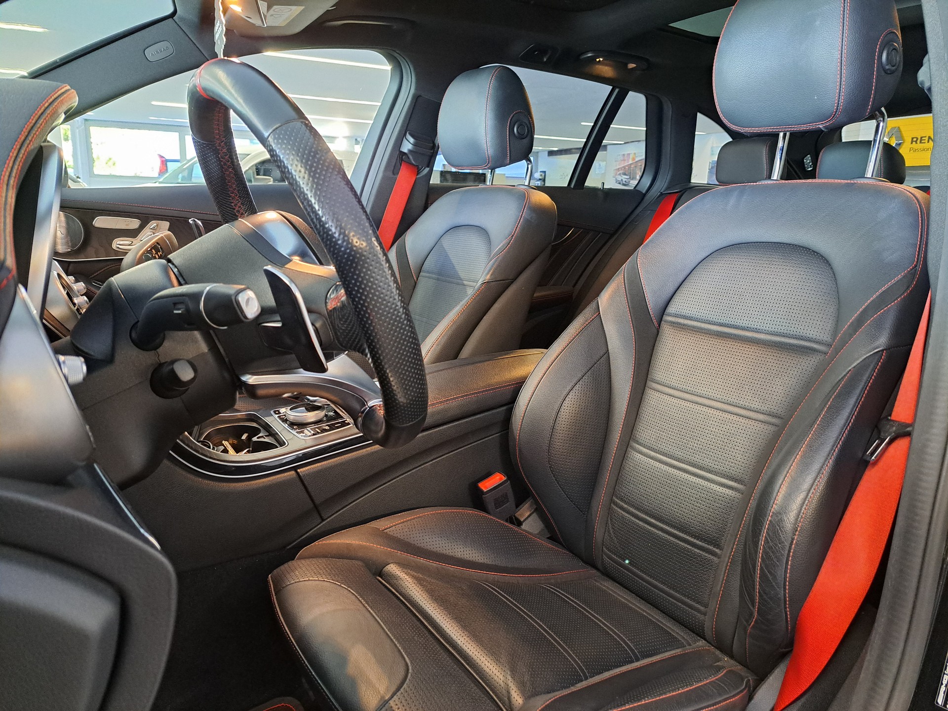 MERCEDES-BENZ C 43 AMG 4Matic 9G-Tronic-image-4