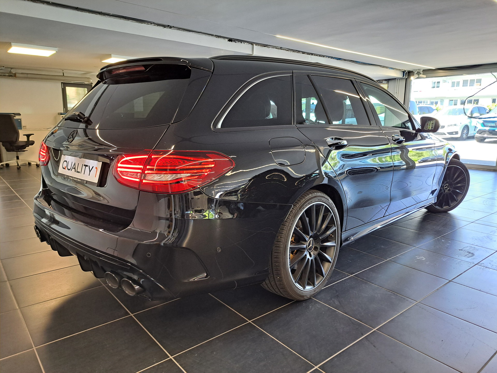 MERCEDES-BENZ C 43 AMG 4Matic 9G-Tronic-image-2