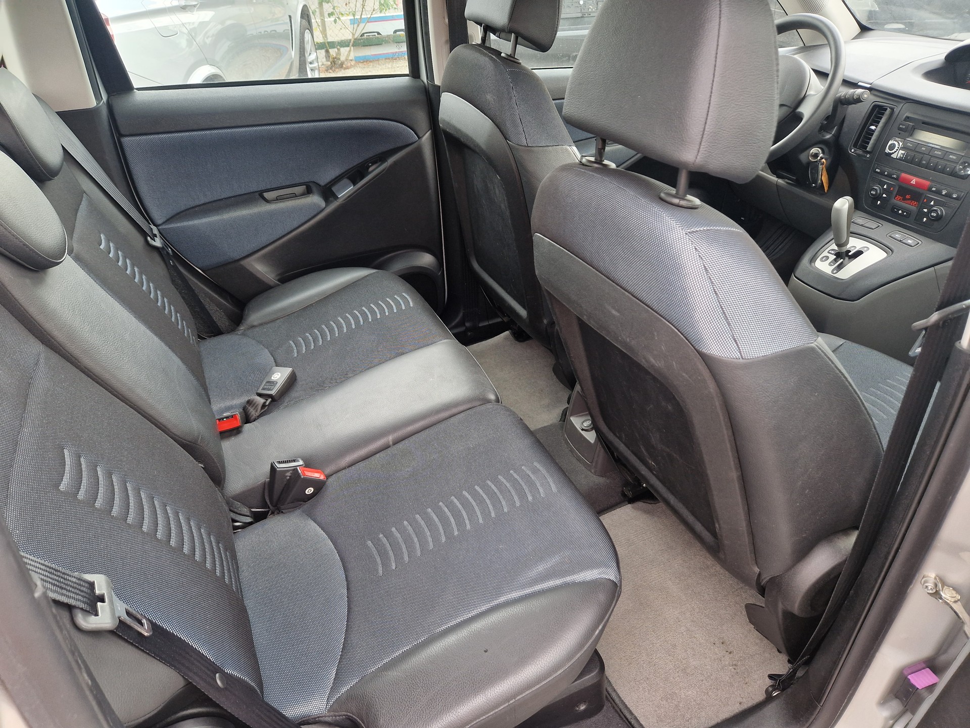 FIAT Idea 1.4 16V automatique-image-12