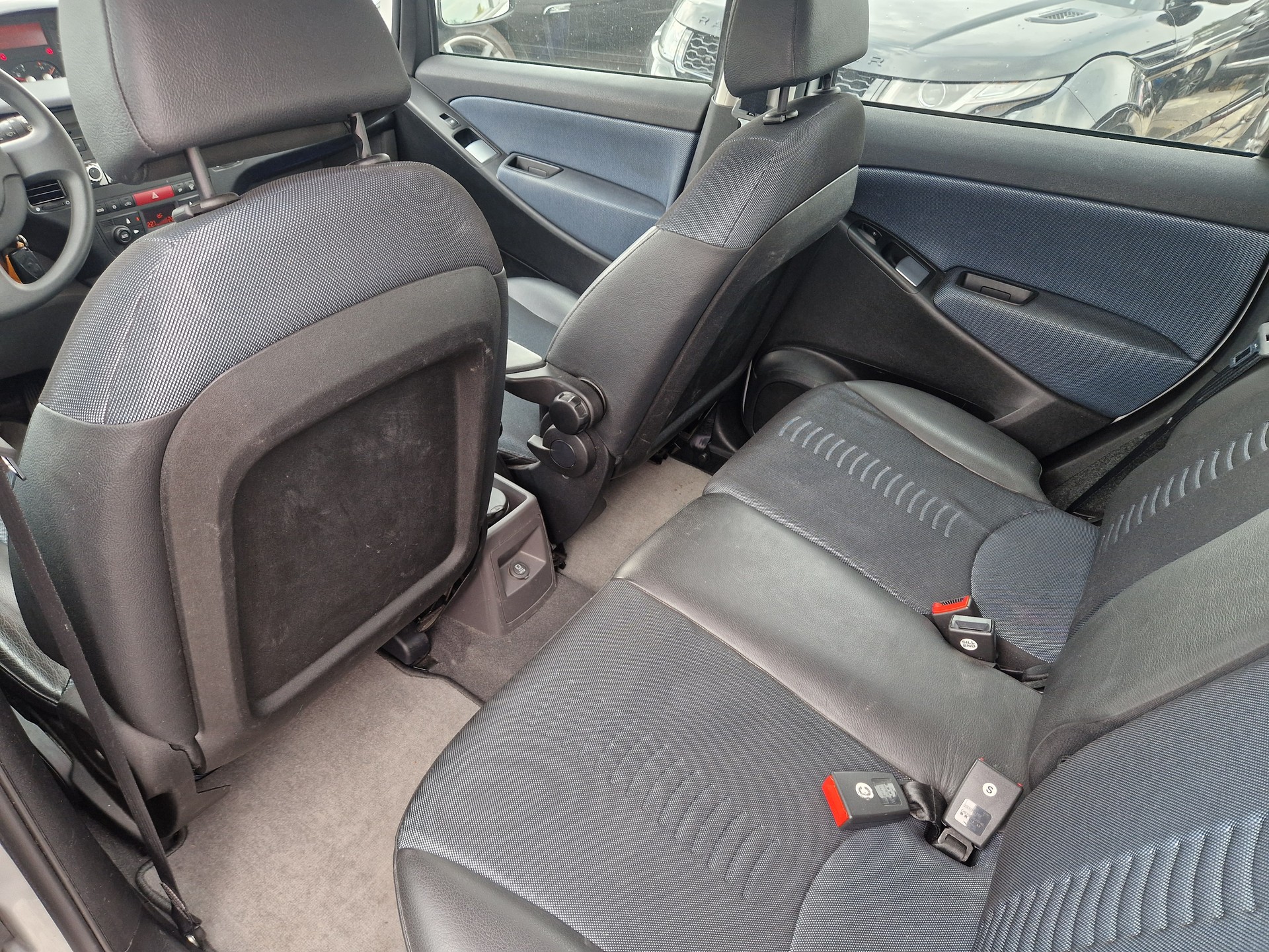 FIAT Idea 1.4 16V automatique-image-8