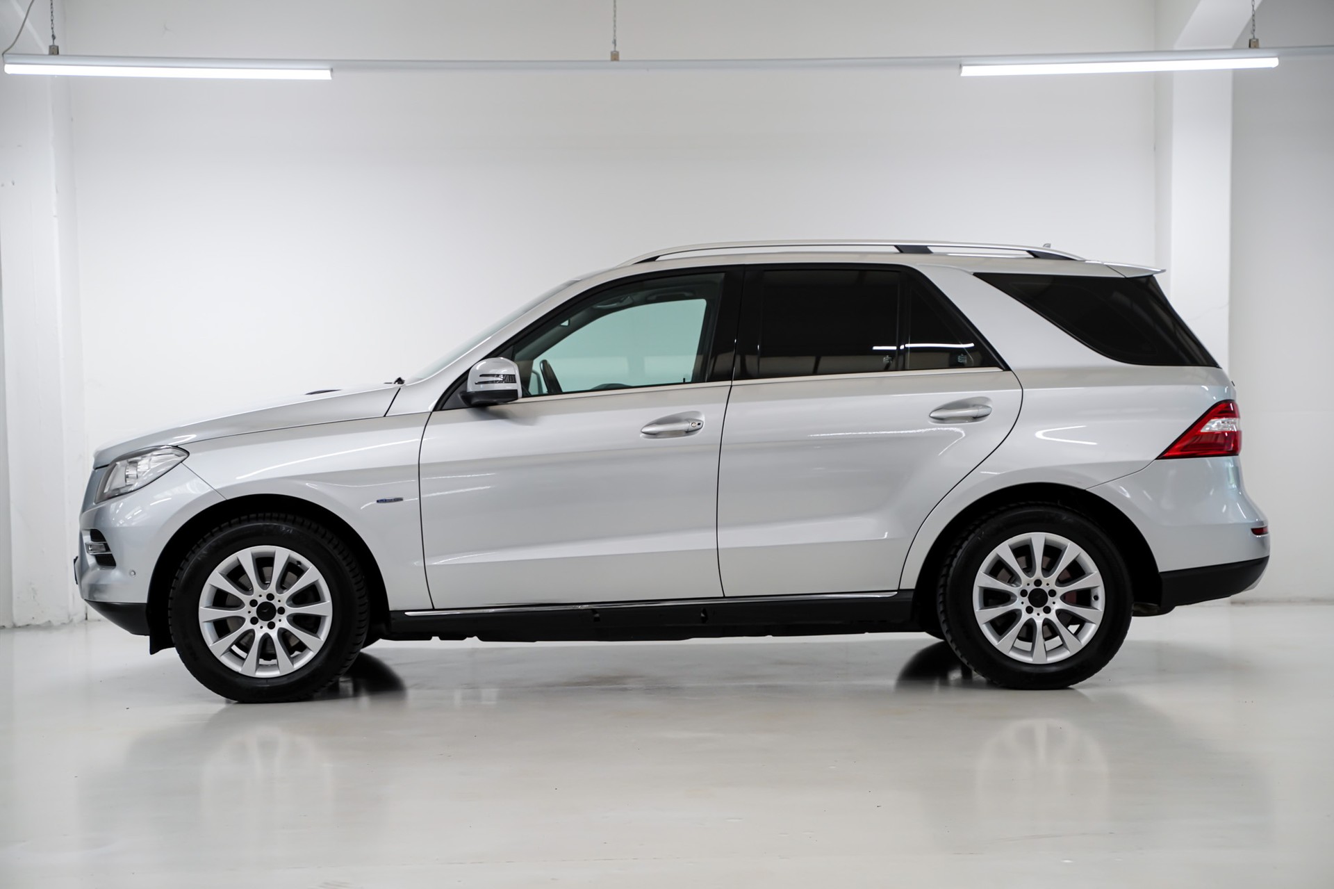 MERCEDES-BENZ ML 250 BlueTEC 4Matic 7G-Tronic-showroom-element-3