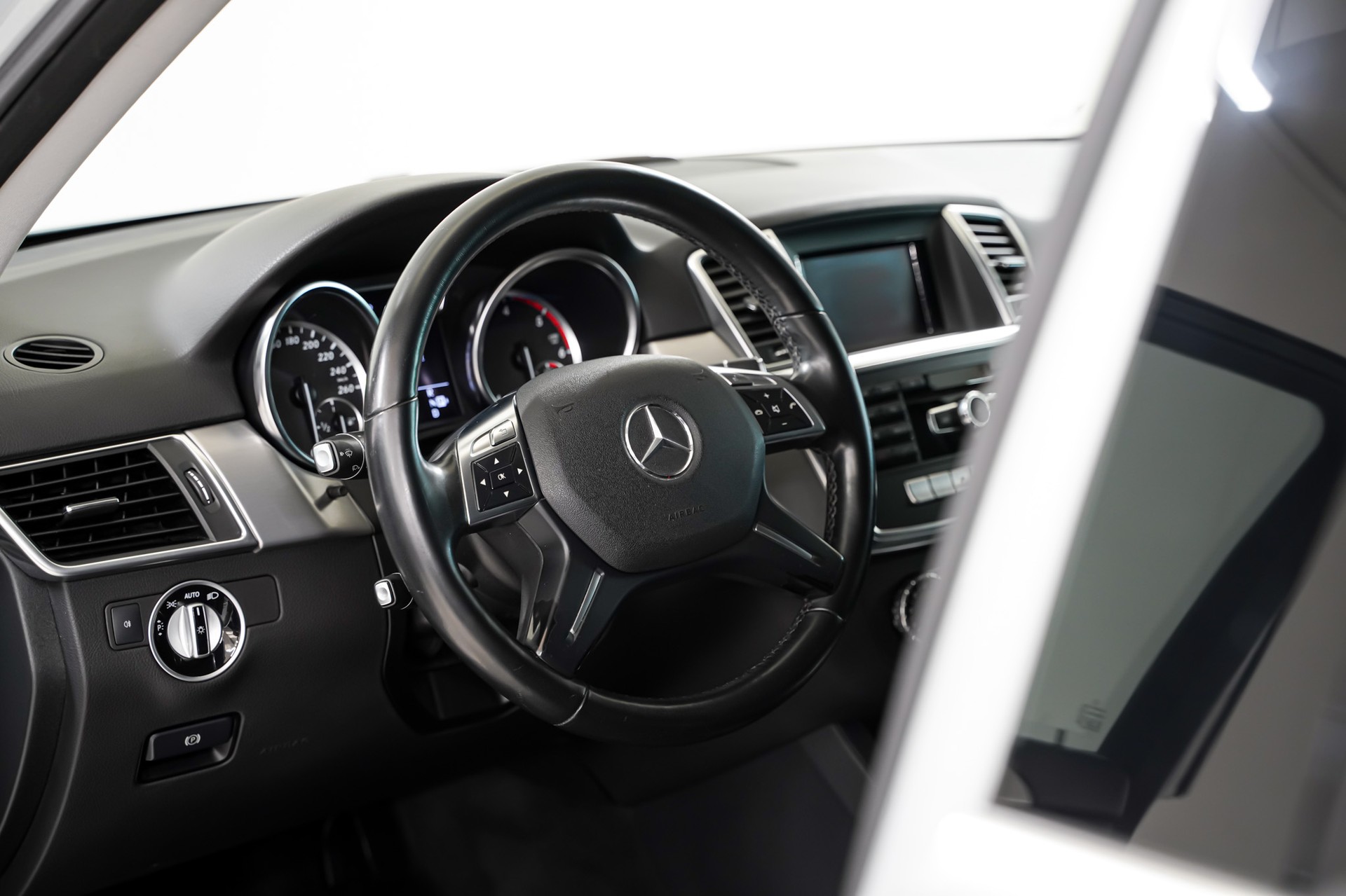 MERCEDES-BENZ ML 250 BlueTEC 4Matic 7G-Tronic-image-9