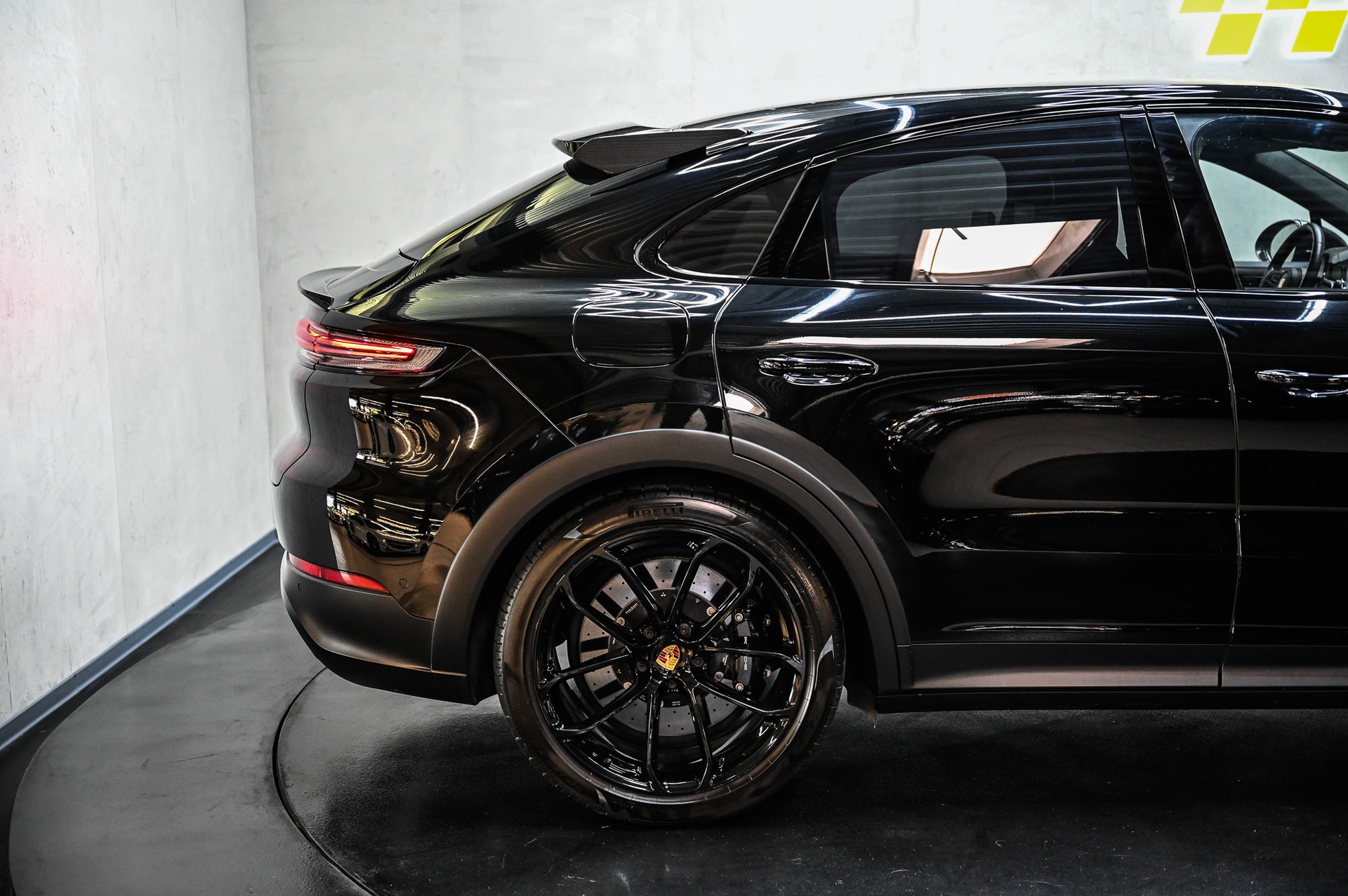 PORSCHE Cayenne Turbo E-Hybrid Coupé mit GT-Paket-image-13