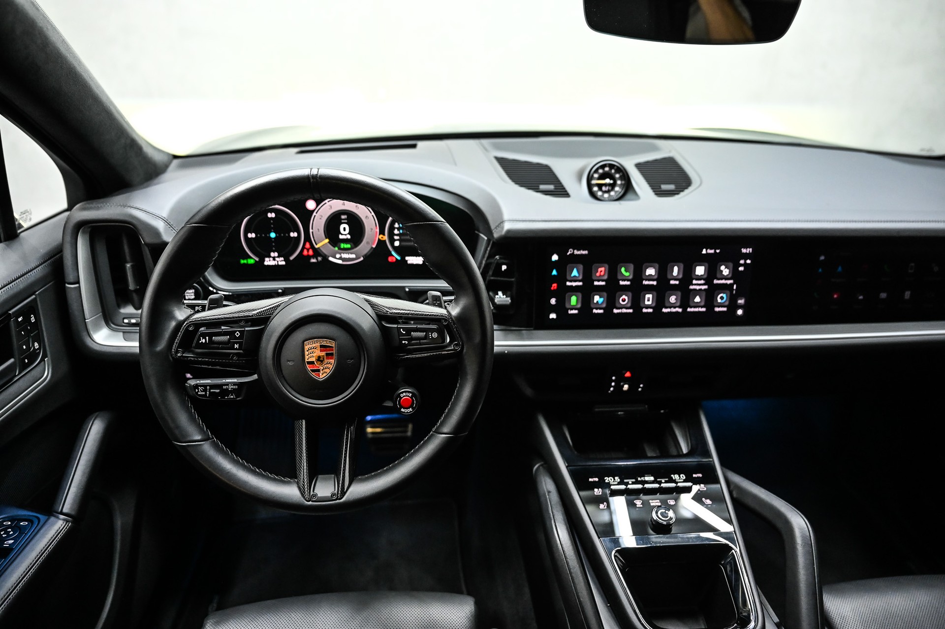 PORSCHE Cayenne Turbo E-Hybrid Coupé mit GT-Paket-image-30