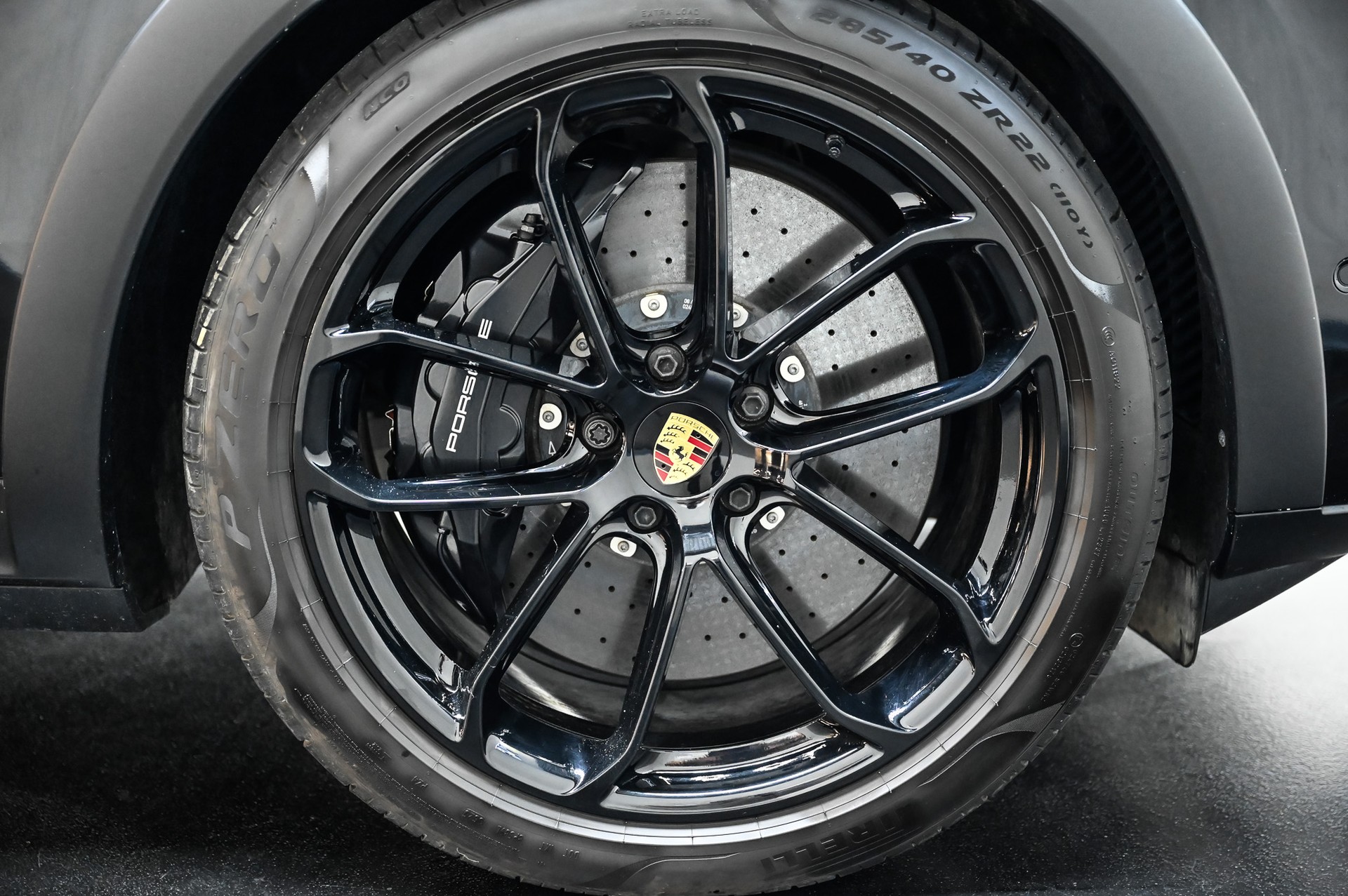 PORSCHE Cayenne Turbo E-Hybrid Coupé mit GT-Paket-image-14
