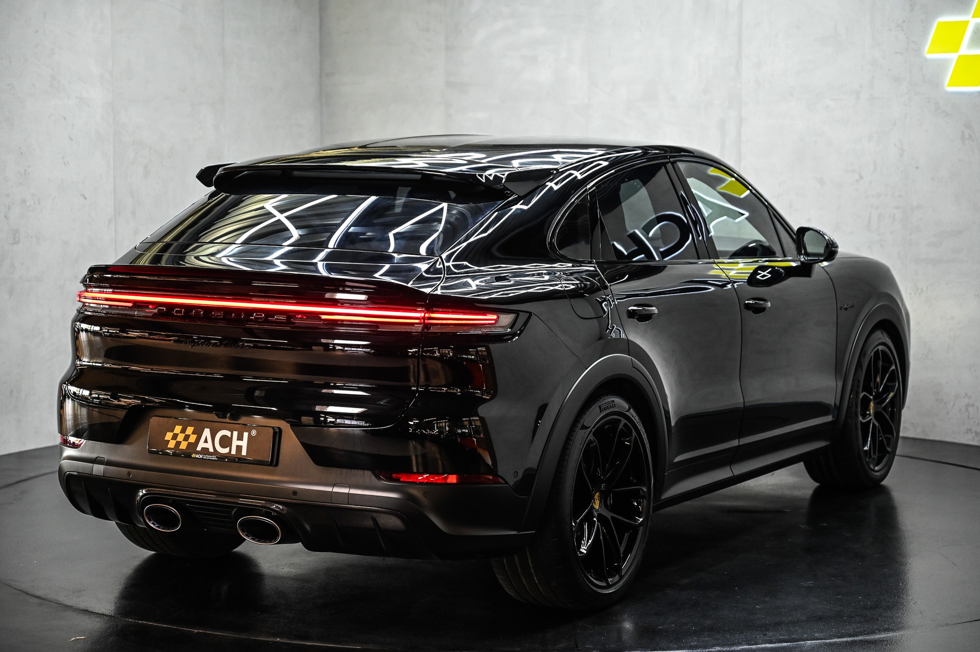 PORSCHE Cayenne Turbo E-Hybrid Coupé mit GT-Paket-image-8