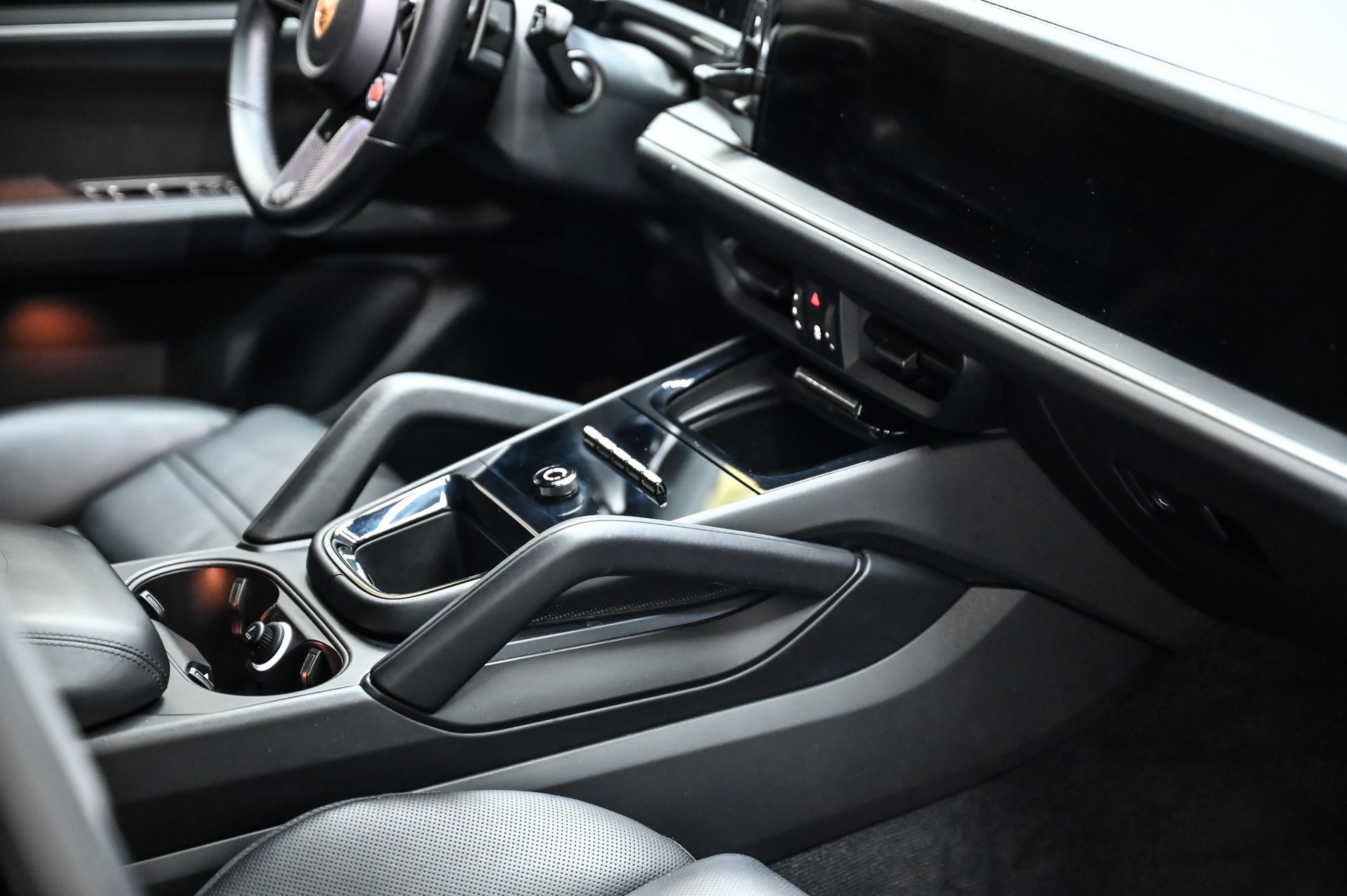 PORSCHE Cayenne Turbo E-Hybrid Coupé mit GT-Paket-image-32