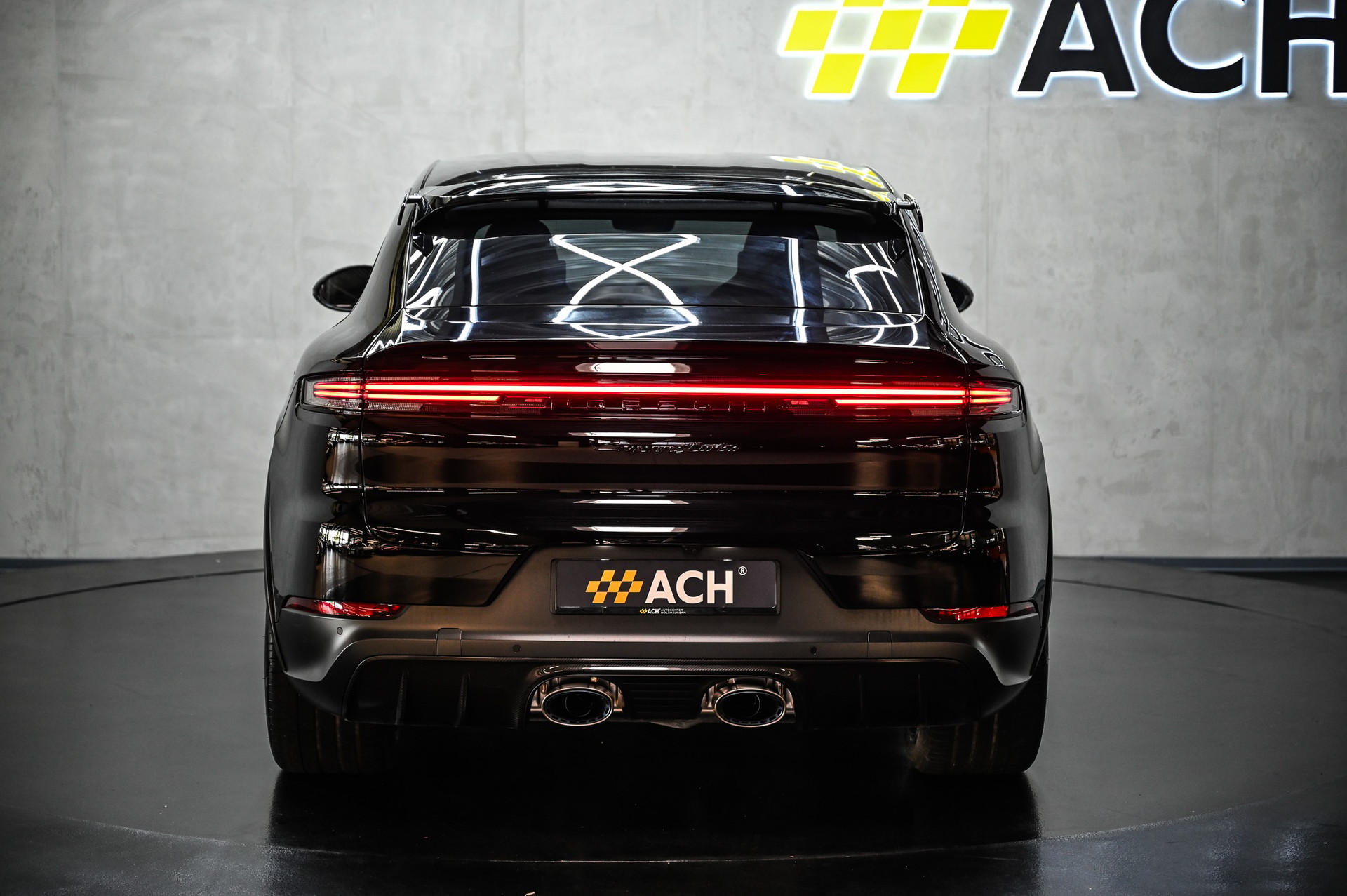 PORSCHE Cayenne Turbo E-Hybrid Coupé mit GT-Paket-image-7