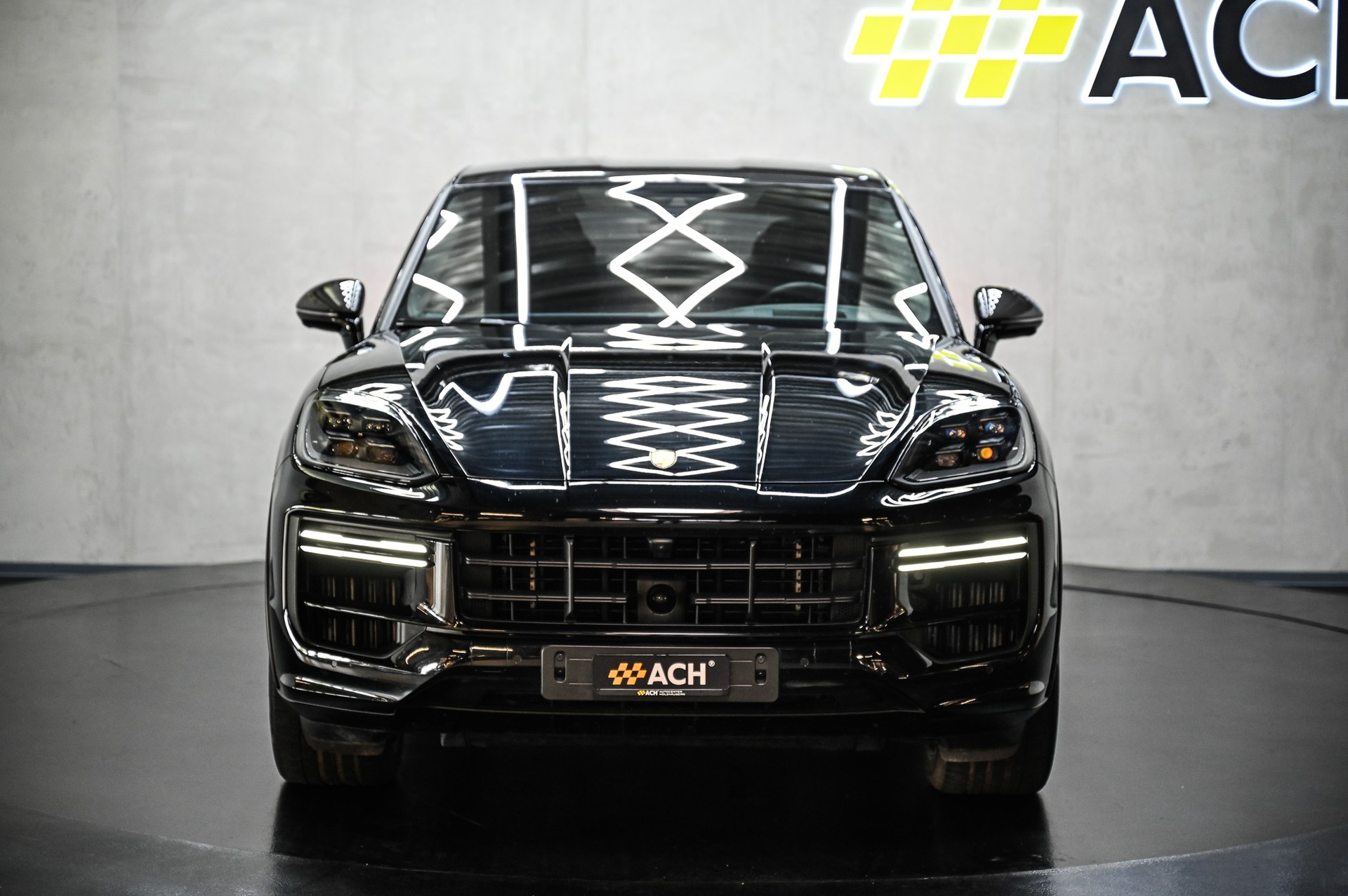 PORSCHE Cayenne Turbo E-Hybrid Coupé mit GT-Paket-showroom-element-1