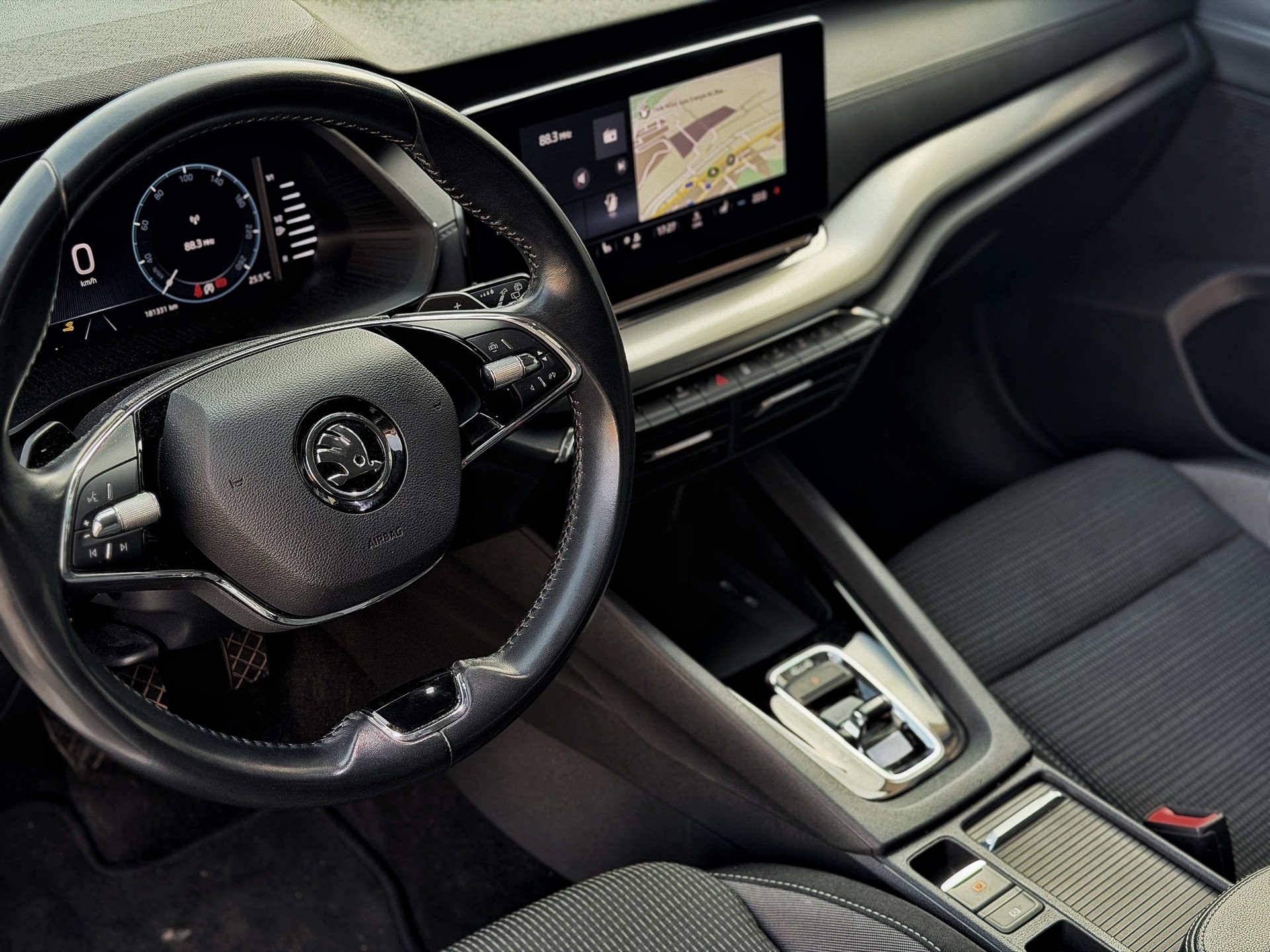 SKODA Octavia Combi 2.0 TDI DSG Ambition 4x4-image-16