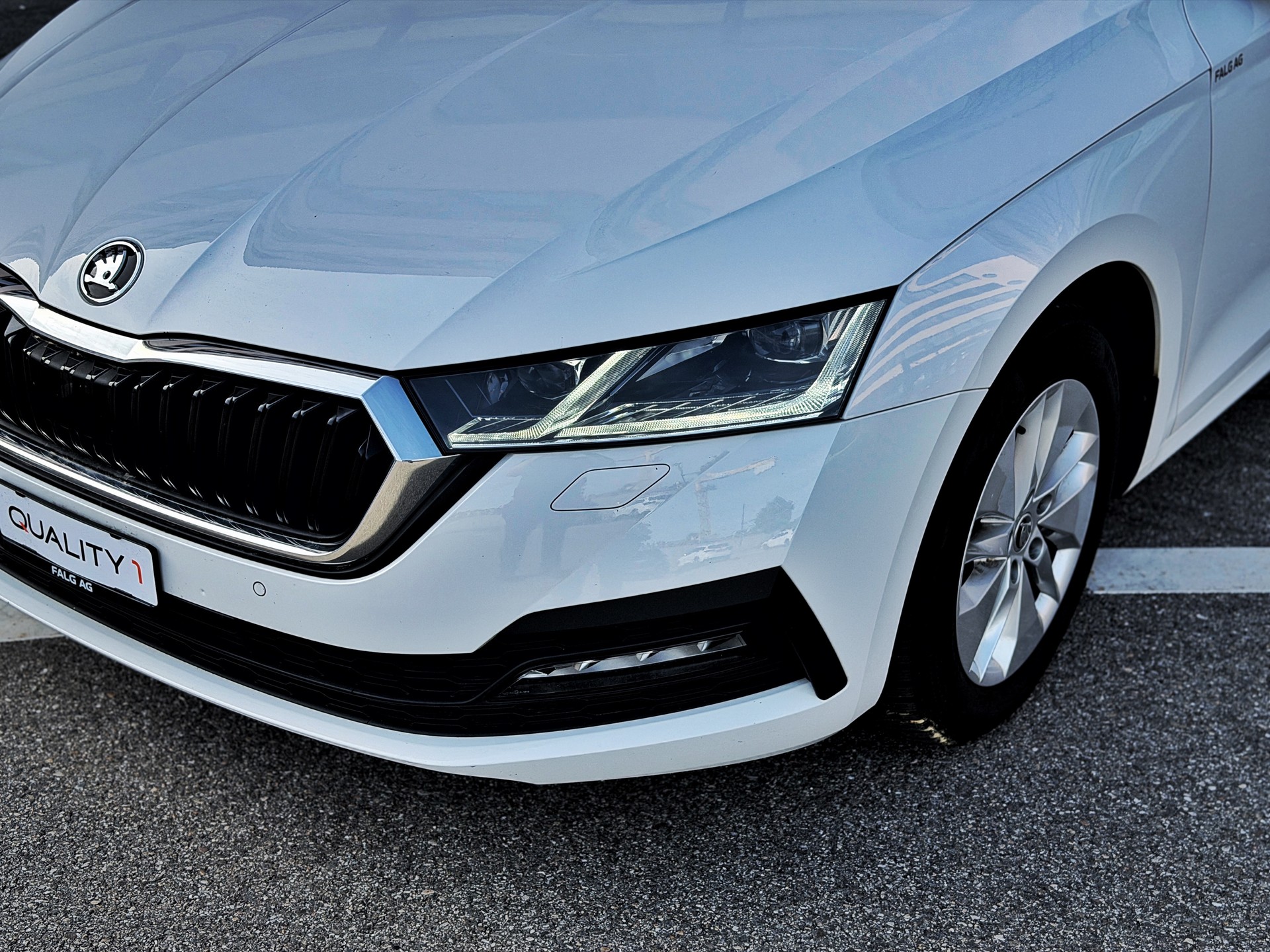 SKODA Octavia Combi 2.0 TDI DSG Ambition 4x4-image-7