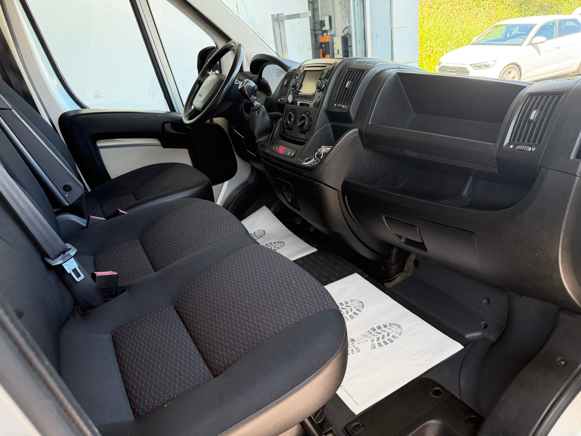 PEUGEOT Boxer 2.2 HDI 435 Active L2H2-image-4