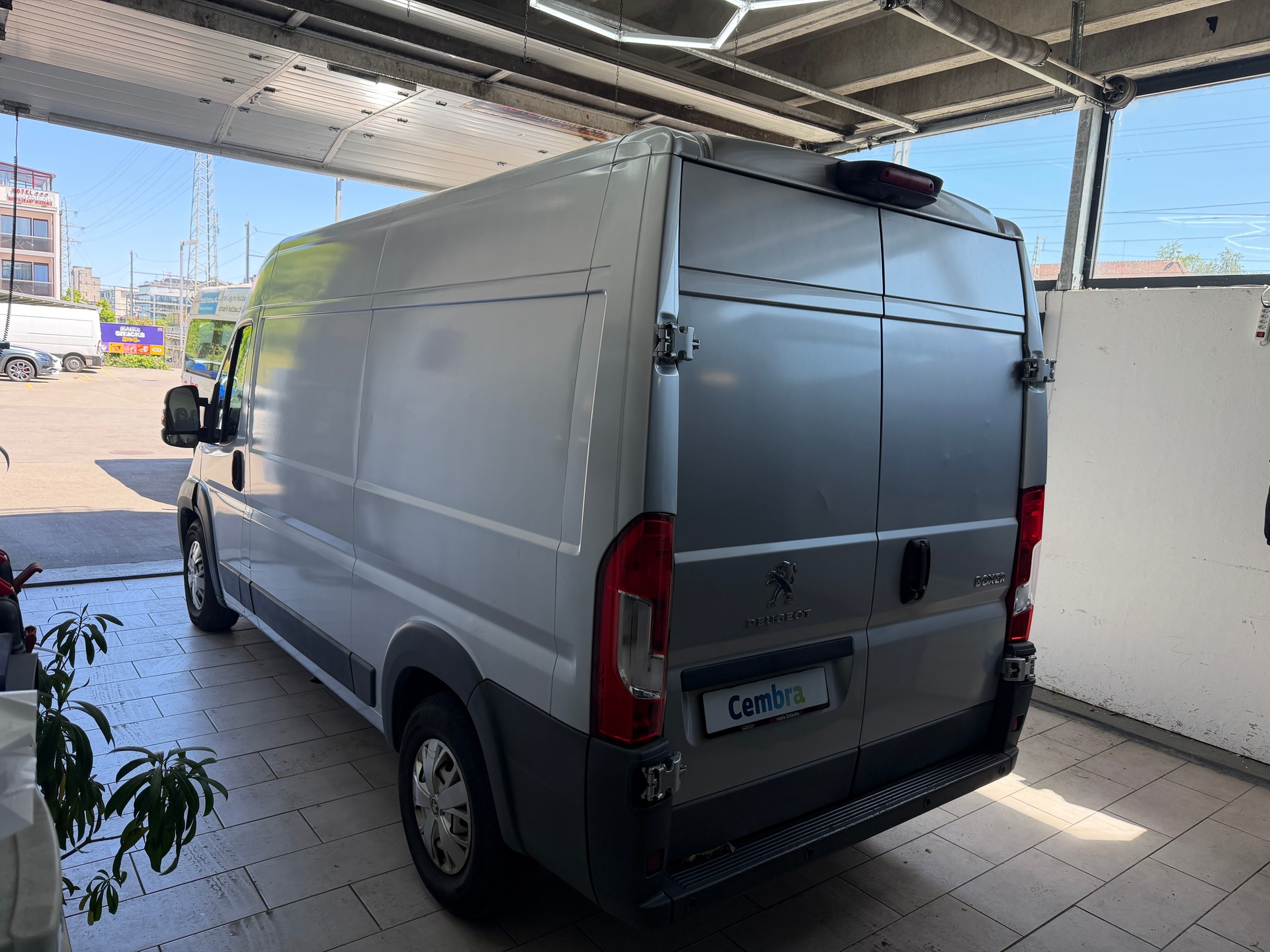 PEUGEOT Boxer 2.2 HDI 435 Active L2H2-image-6