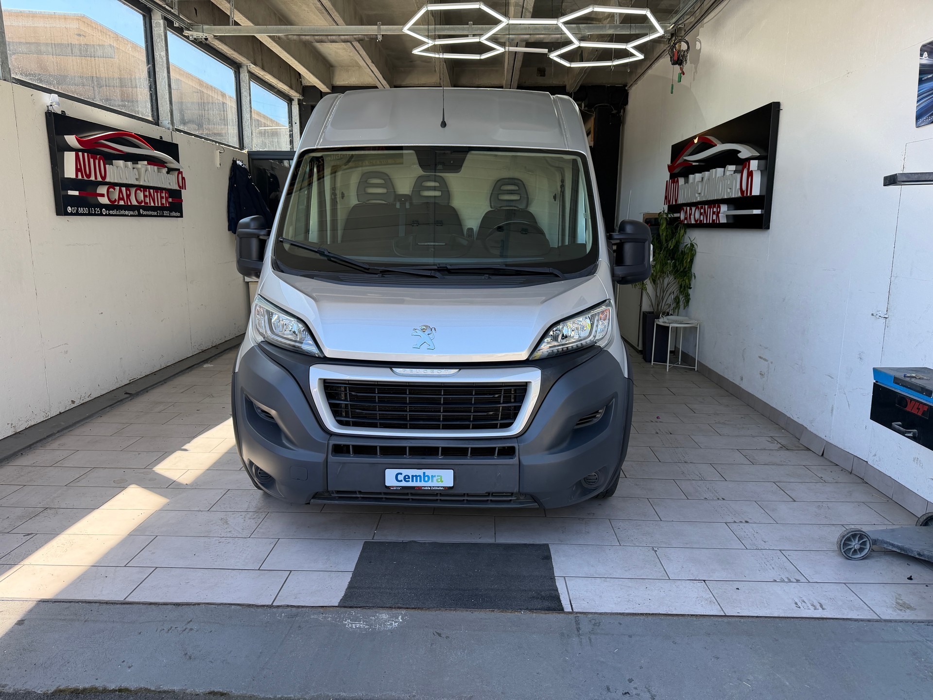 PEUGEOT Boxer 2.2 HDI 435 Active L2H2-image-1