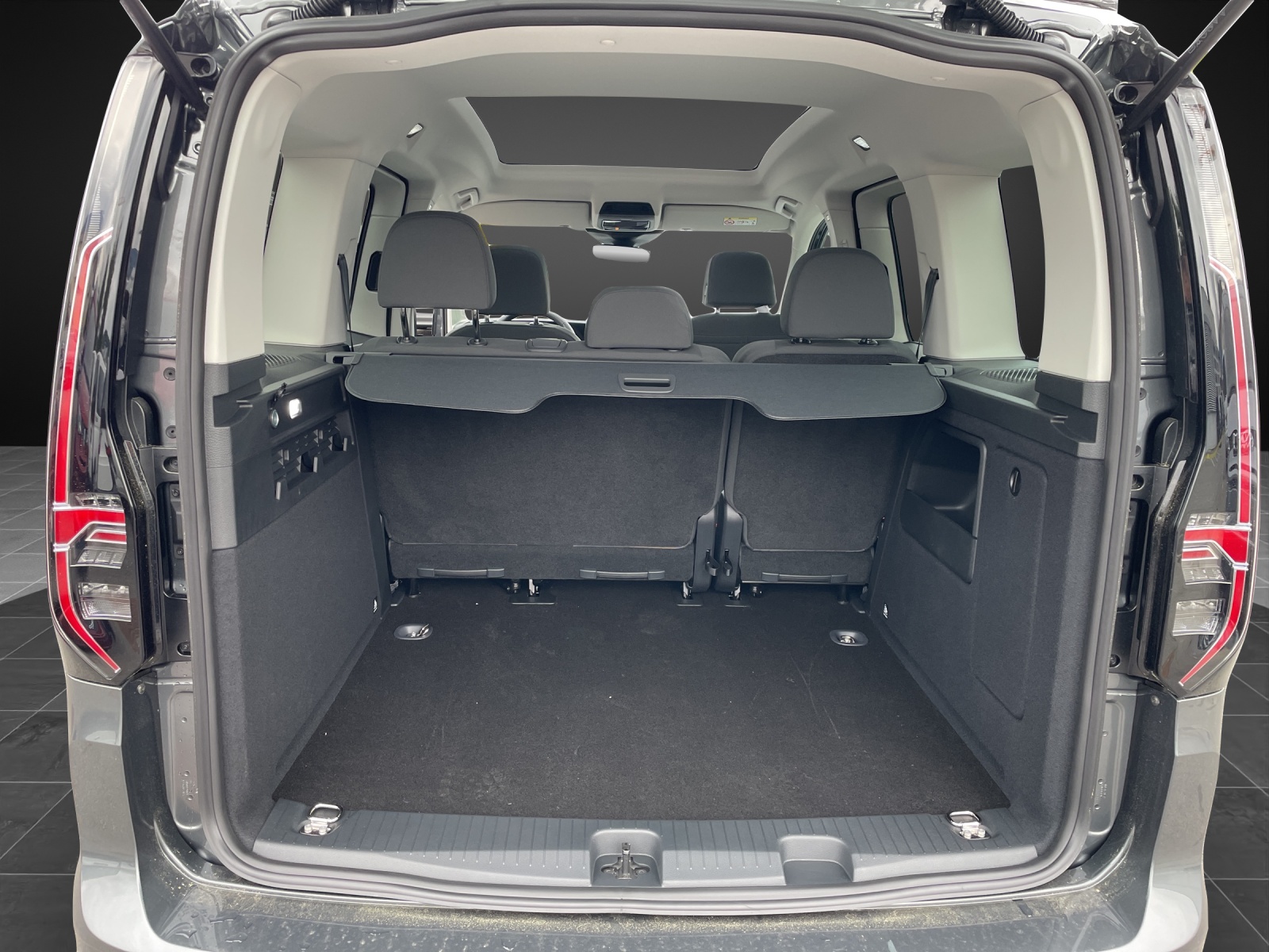 VW Caddy Dark Label 2.0 TDI 4Motion-image-12