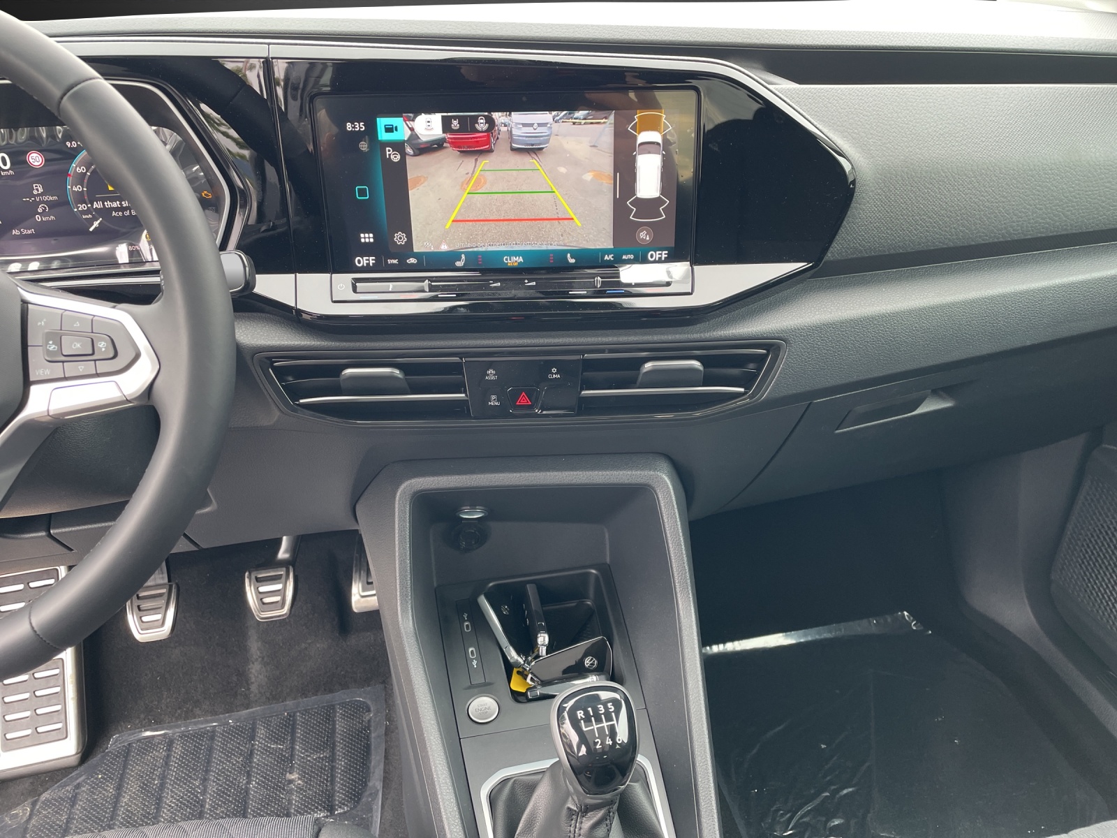 VW Caddy Dark Label 2.0 TDI 4Motion-image-11