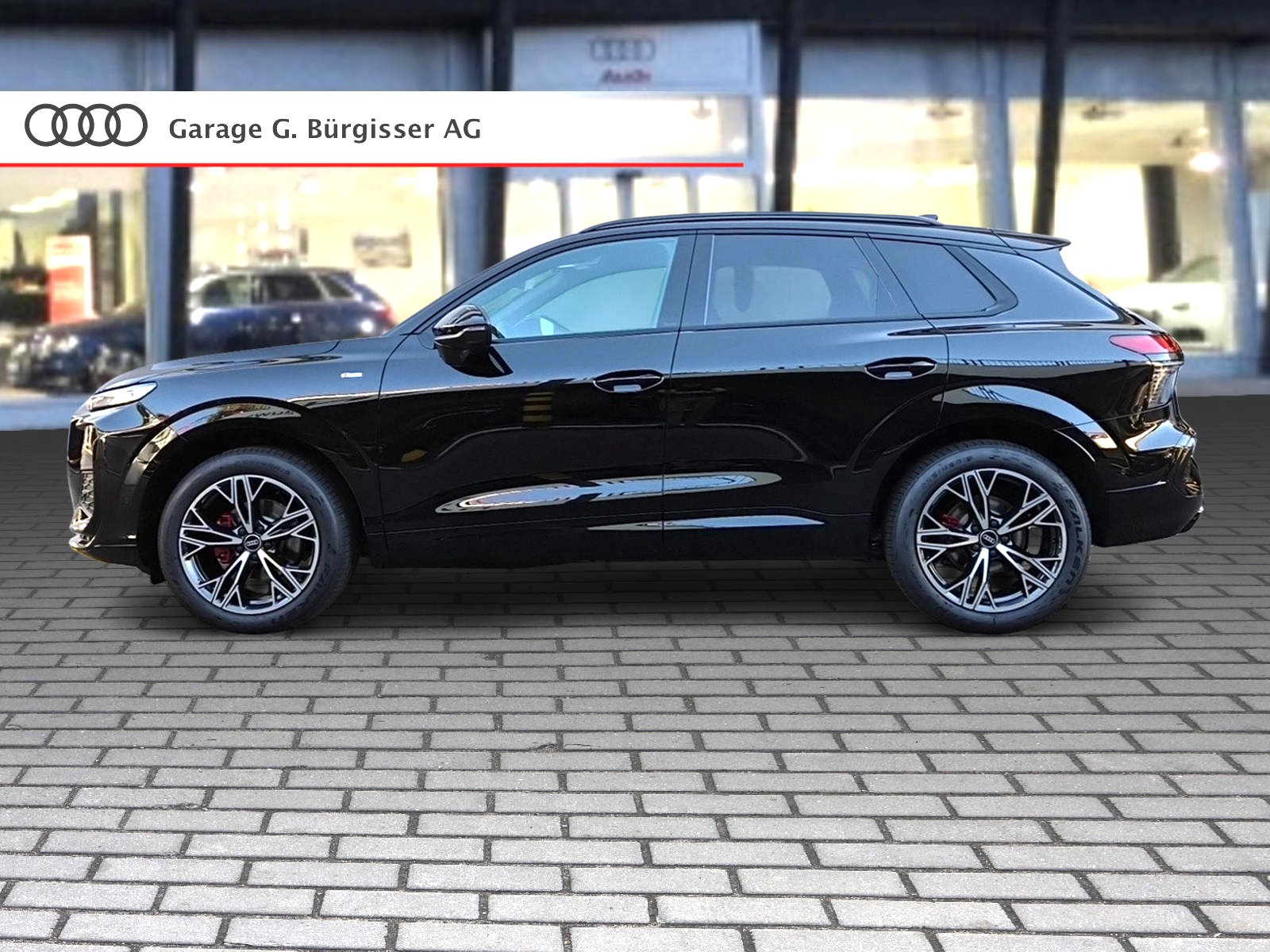 AUDI Q3 SUV 110 kW TFSI S tronic Mythosschwarz Metallic-showroom-element-2