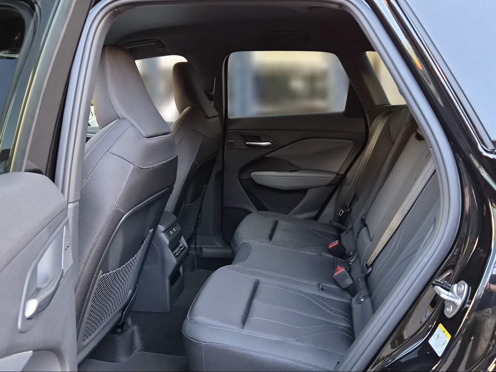AUDI Q3 SUV 110 kW TFSI S tronic Mythosschwarz Metallic-image-9