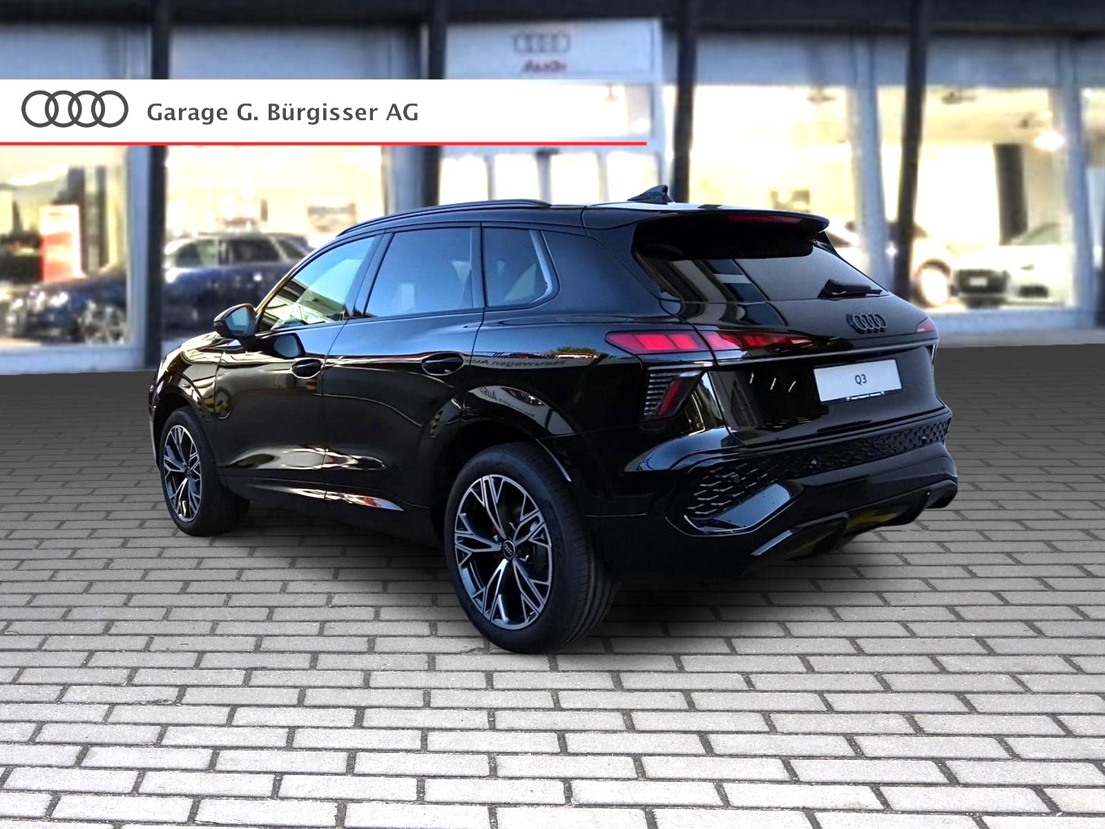 AUDI Q3 SUV 110 kW TFSI S tronic Mythosschwarz Metallic-showroom-element-3
