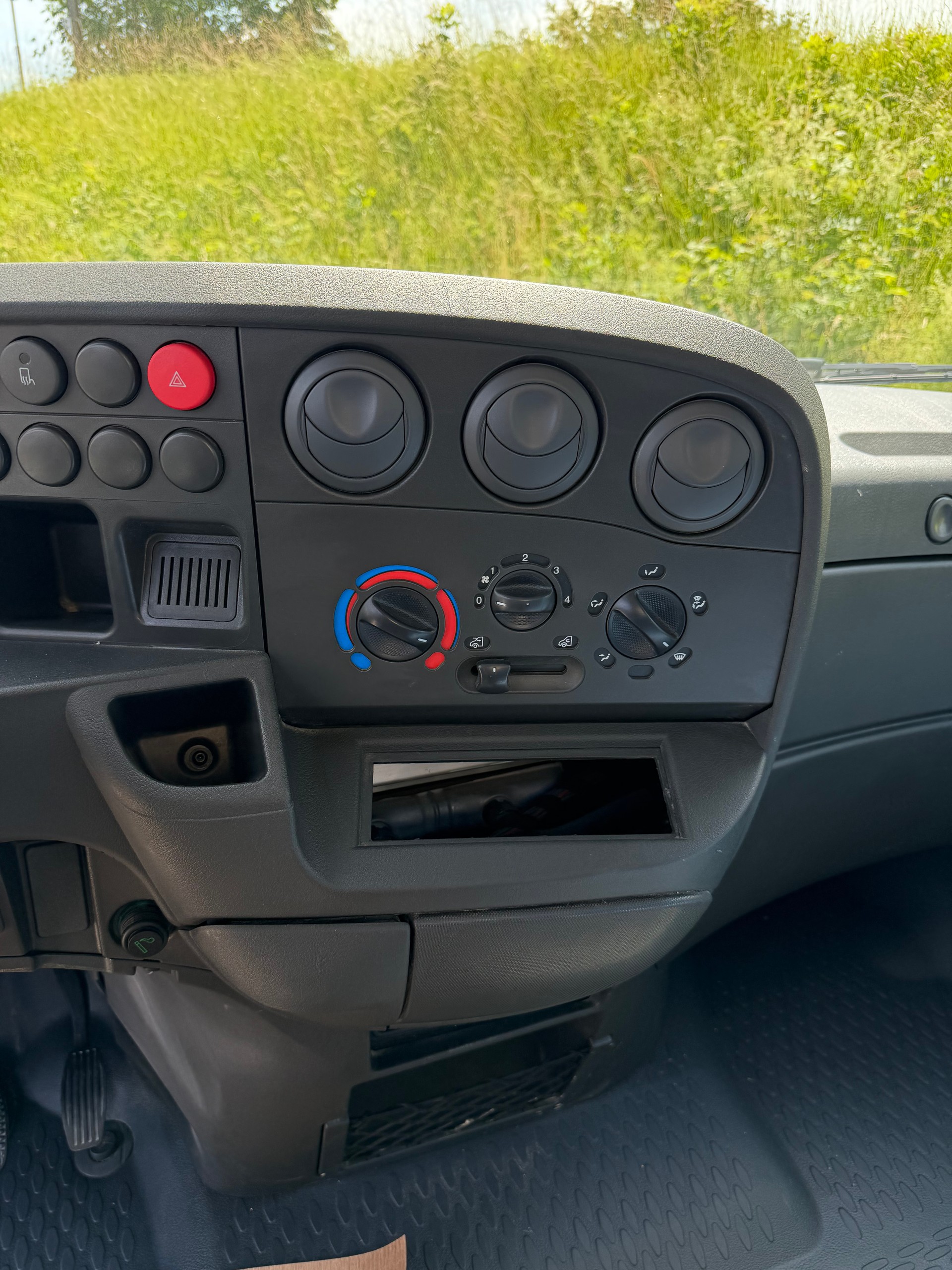 IVECO Daily City 35 S 11 A1BA14A1L1-image-8