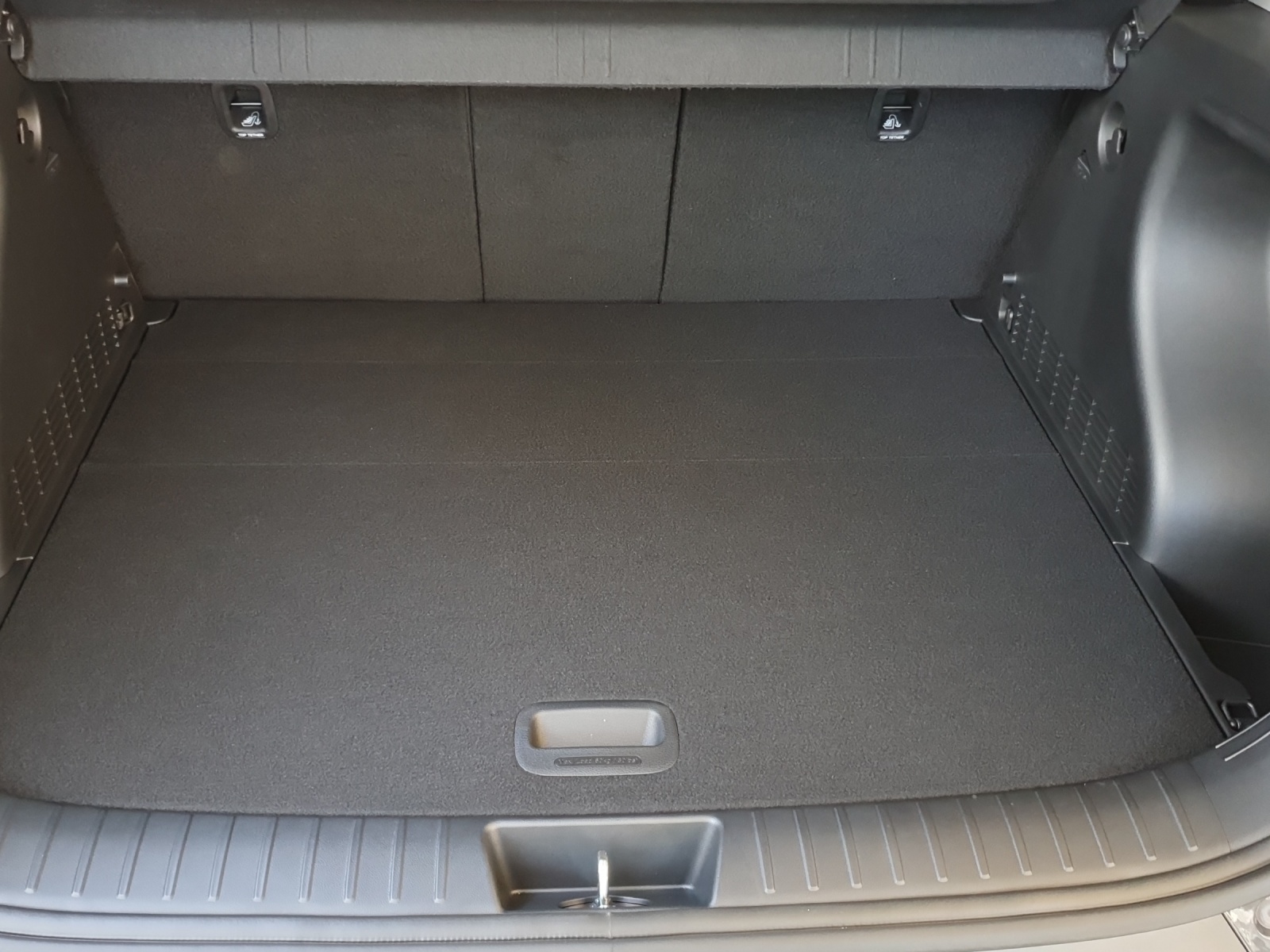 HYUNDAI Kona 1.6 GDi Hybrid Amplia-image-9