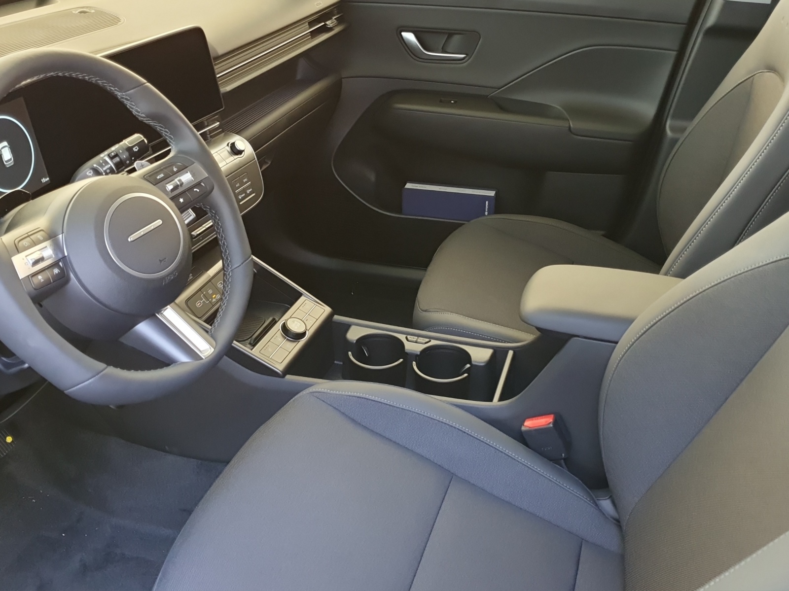 HYUNDAI Kona 1.6 GDi Hybrid Amplia-image-5