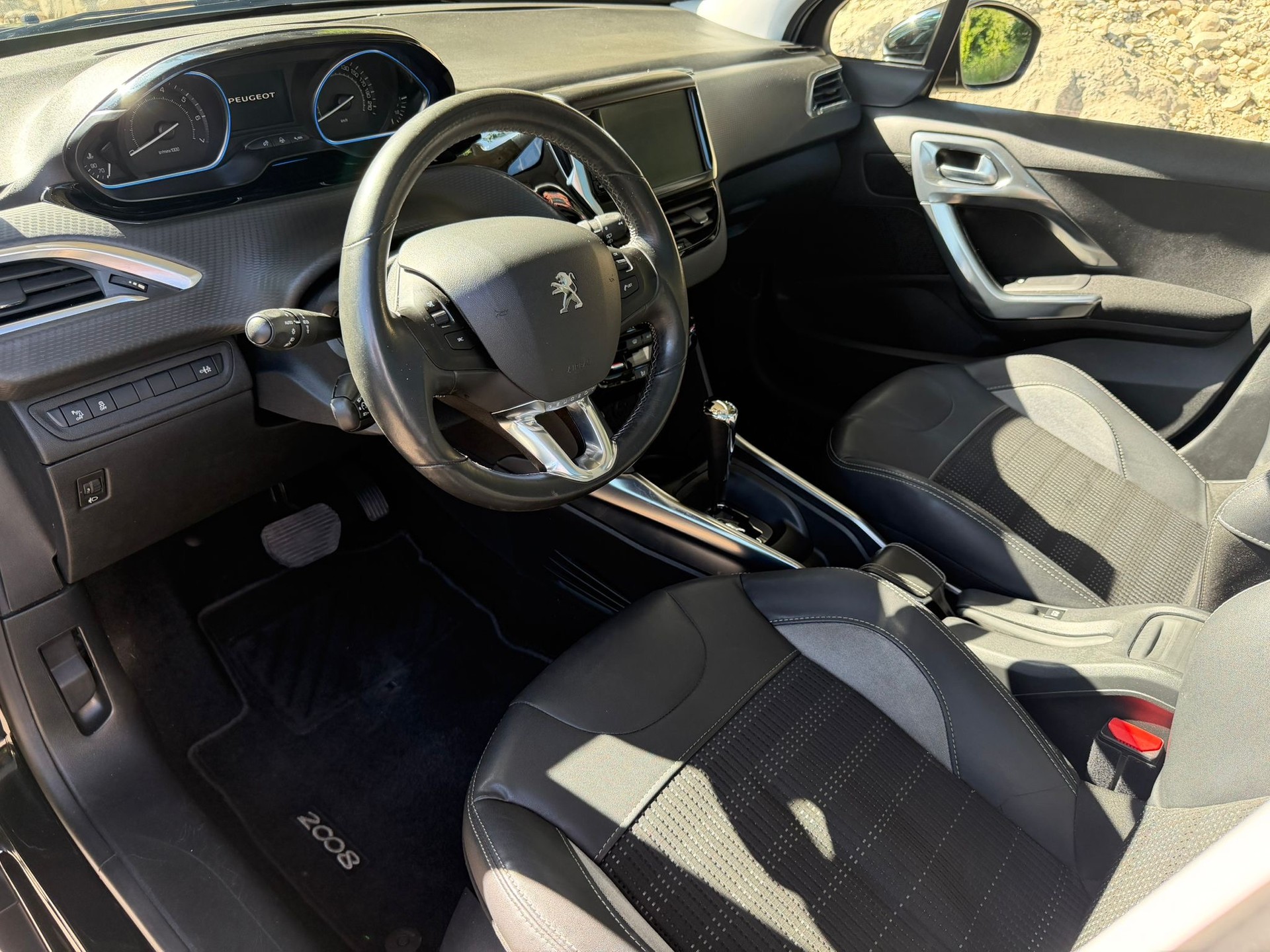 PEUGEOT 2008 1.6 VTI Allure Automatic-image-6