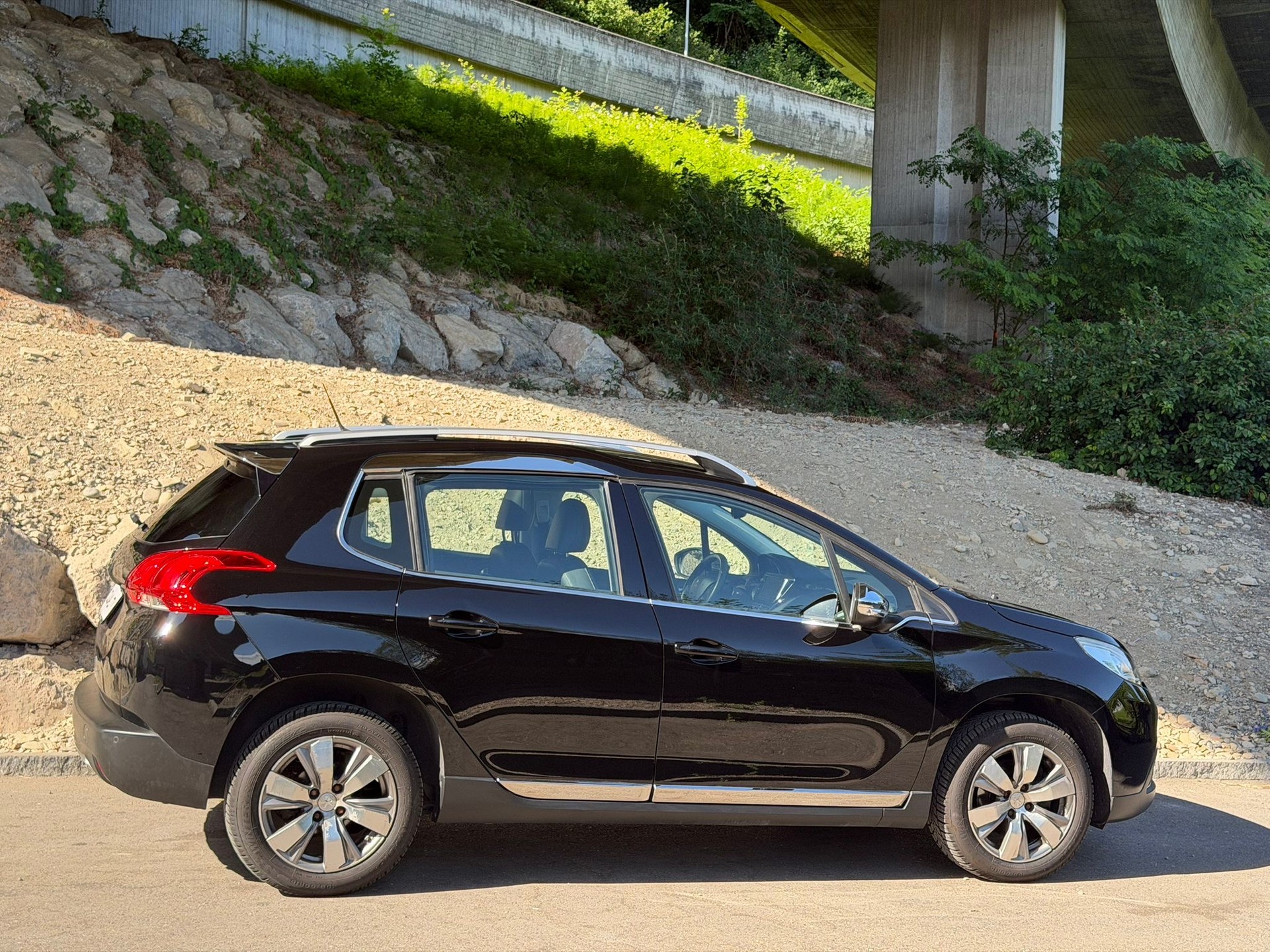 PEUGEOT 2008 1.6 VTI Allure Automatic-image-5