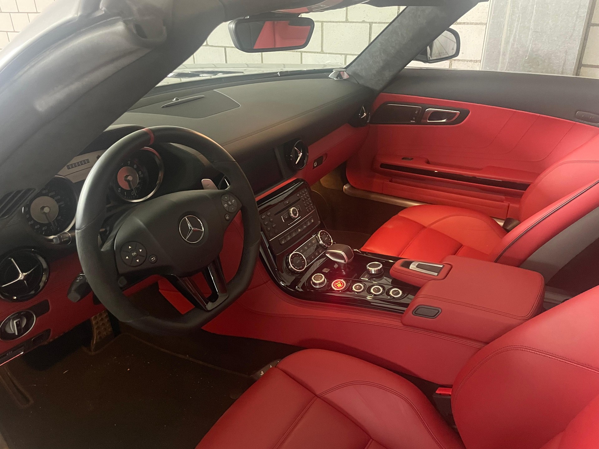MERCEDES-BENZ SLS 63 AMG GT Roadster Speedshift-image-6