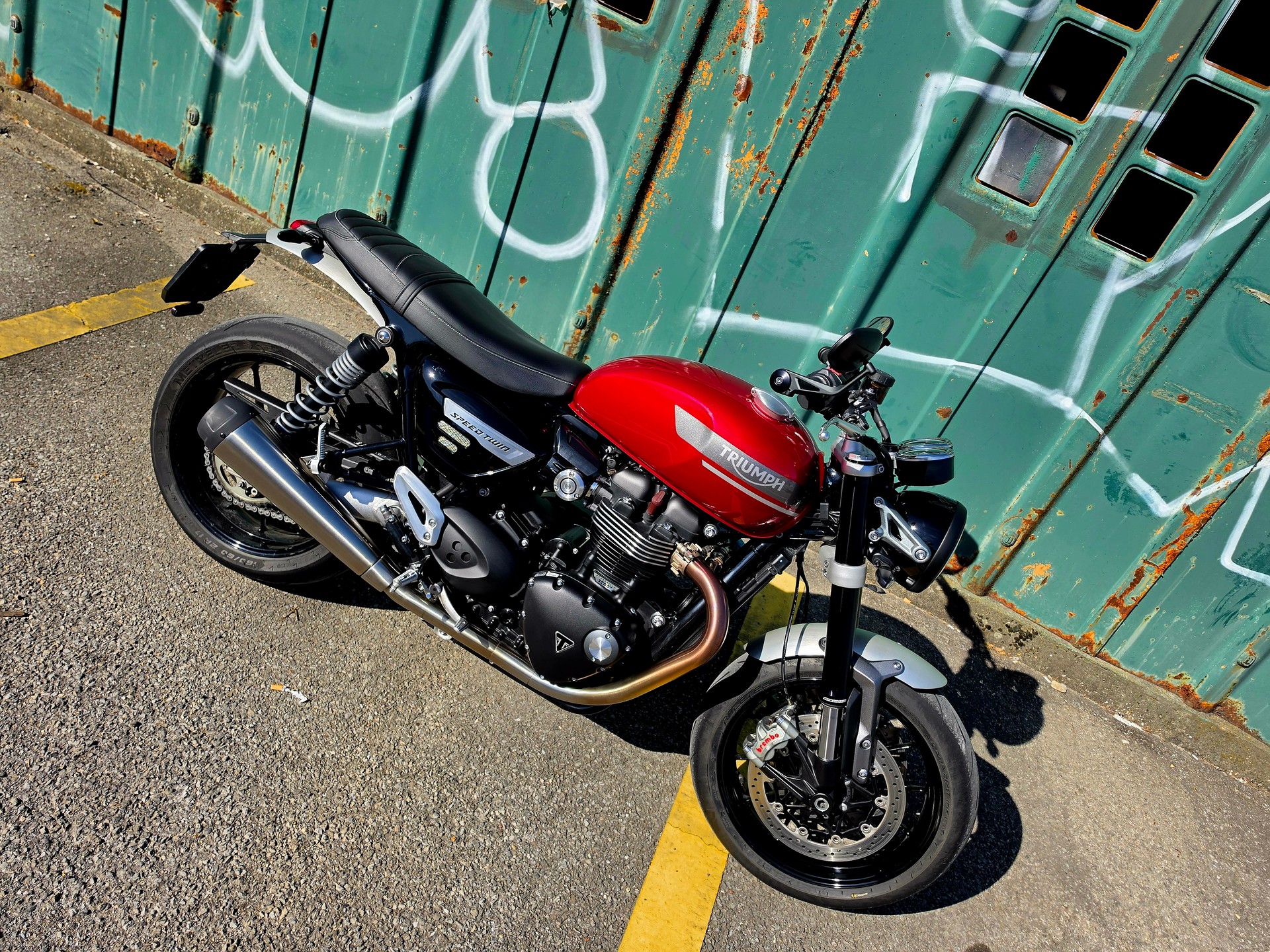 TRIUMPH Speed Twin 1200-image-2