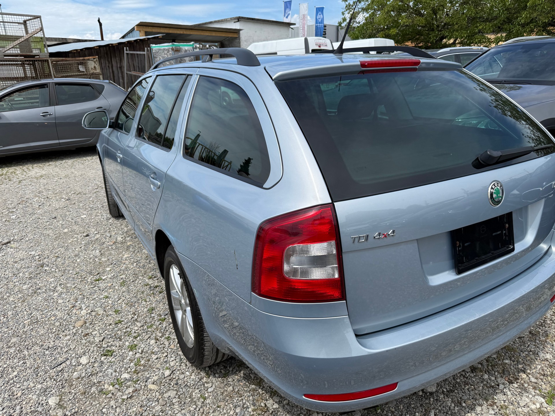 SKODA Octavia Combi 1.6 TDI Swiss Adventure 4x4-image-5