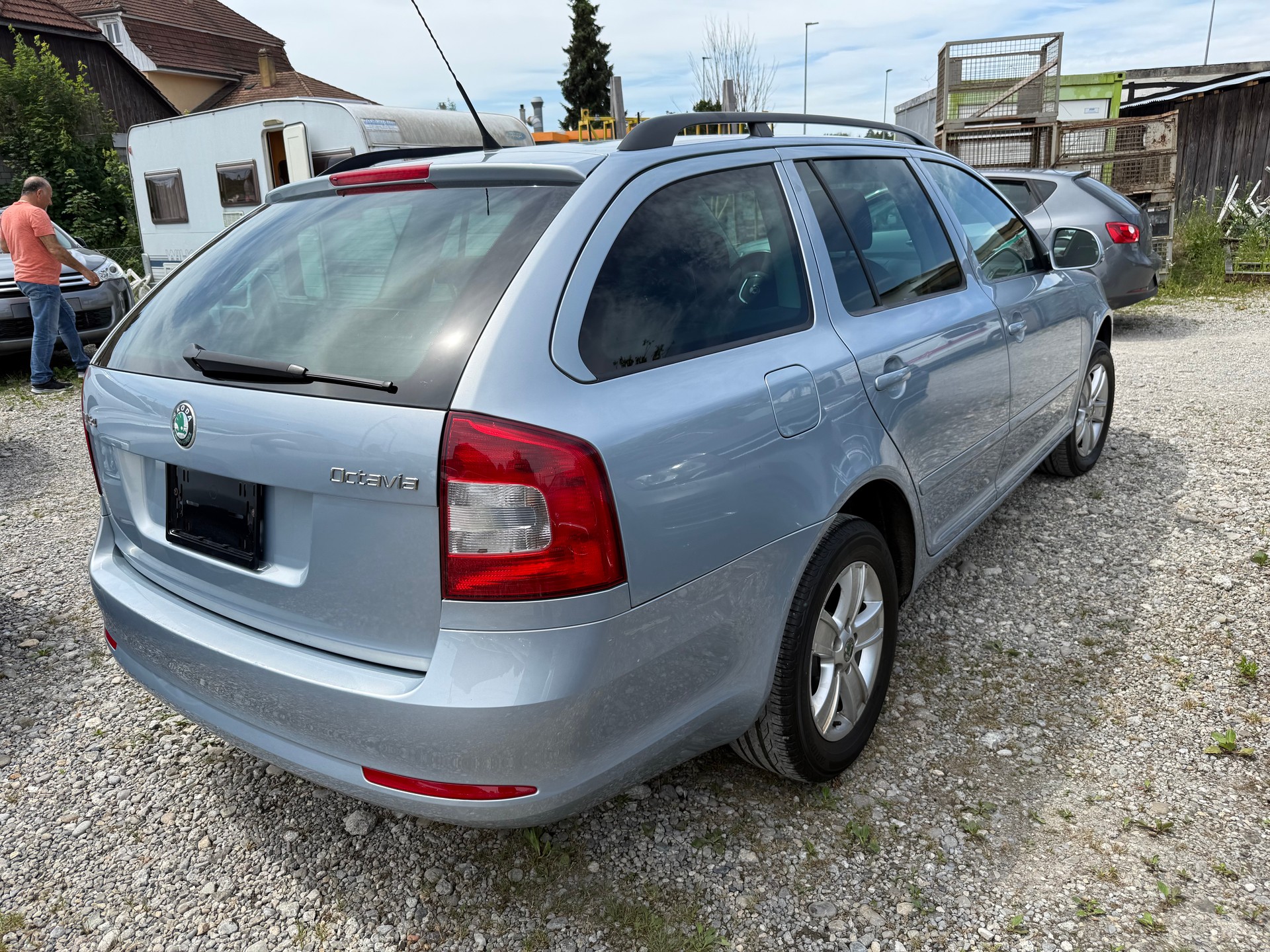 SKODA Octavia Combi 1.6 TDI Swiss Adventure 4x4-image-4