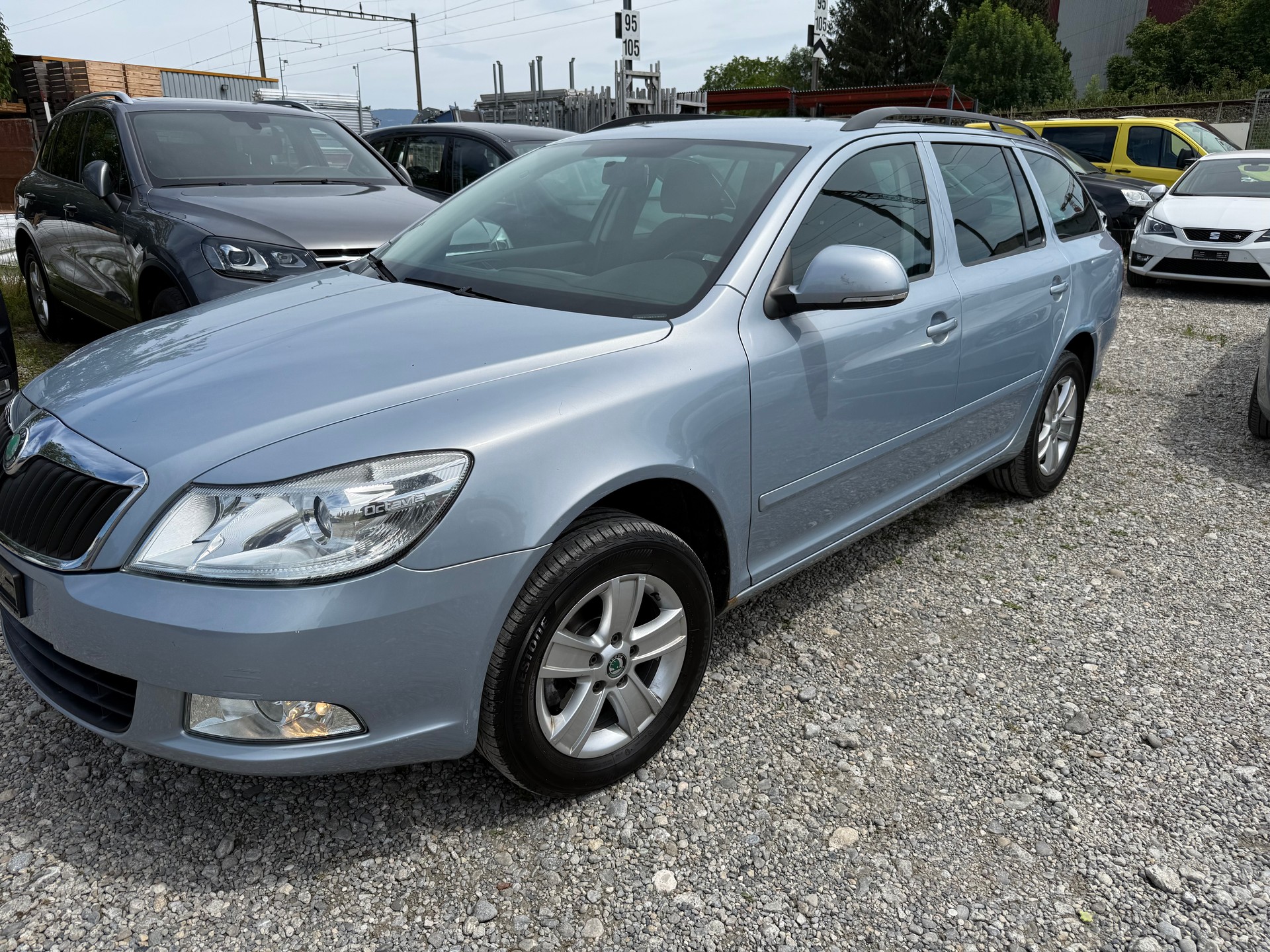 SKODA Octavia Combi 1.6 TDI Swiss Adventure 4x4-image-2
