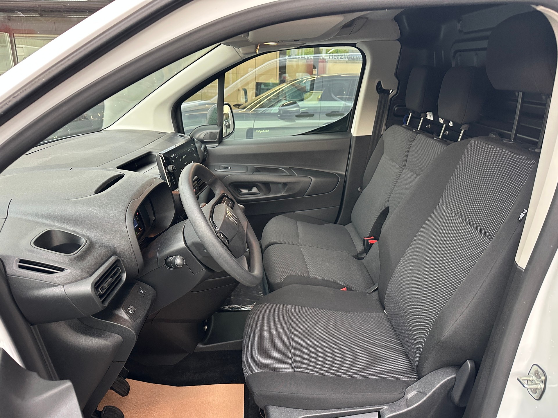 FIAT Doblo 1.5 BlueHDi L2 820 kg-image-4