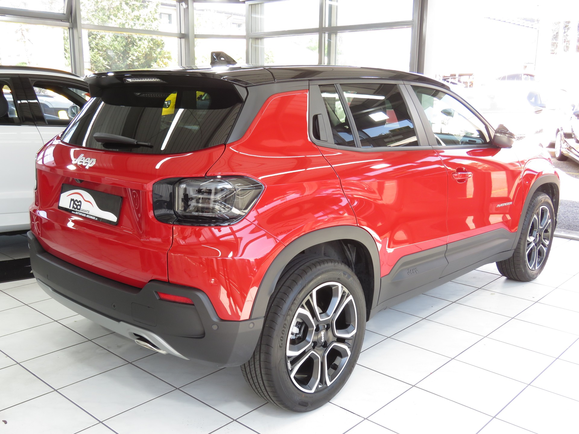 JEEP Avenger 1.2 Turbo MHEV Summit Sky Automat-showroom-element-3