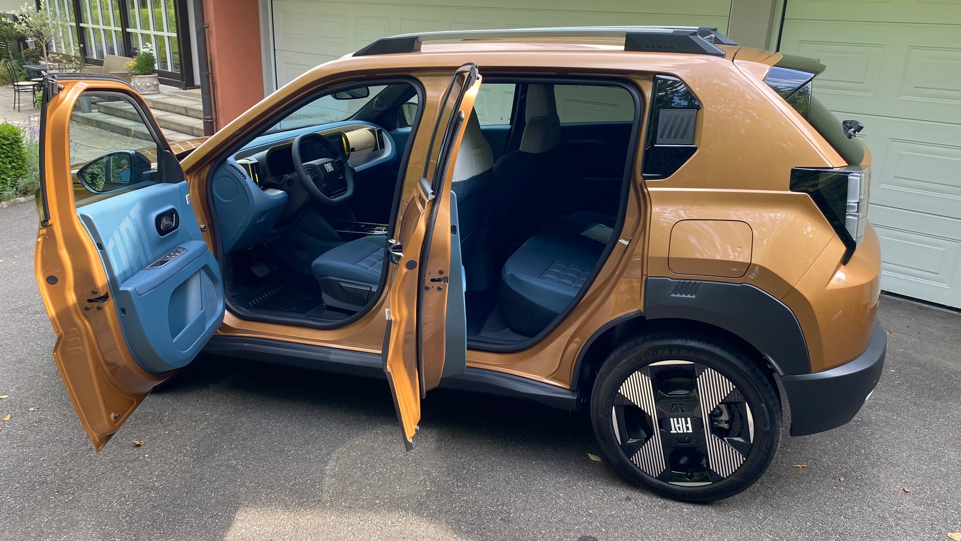 FIAT Grande Panda Elektro La Prima-image-4