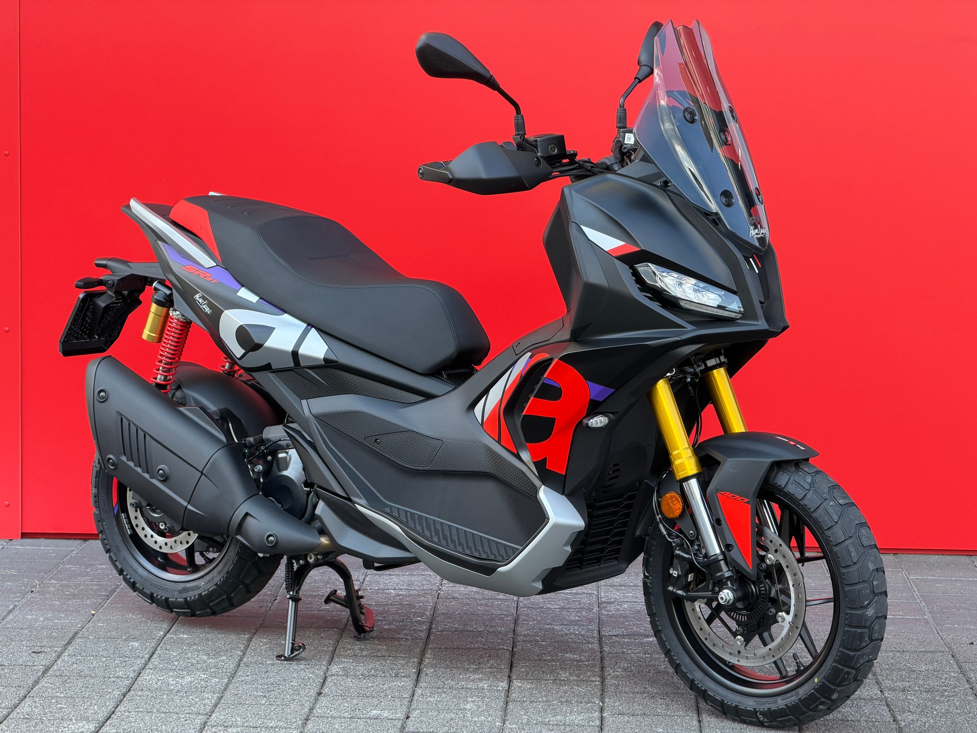 APRILIA SR 400 GT Rally Replica-image-1
