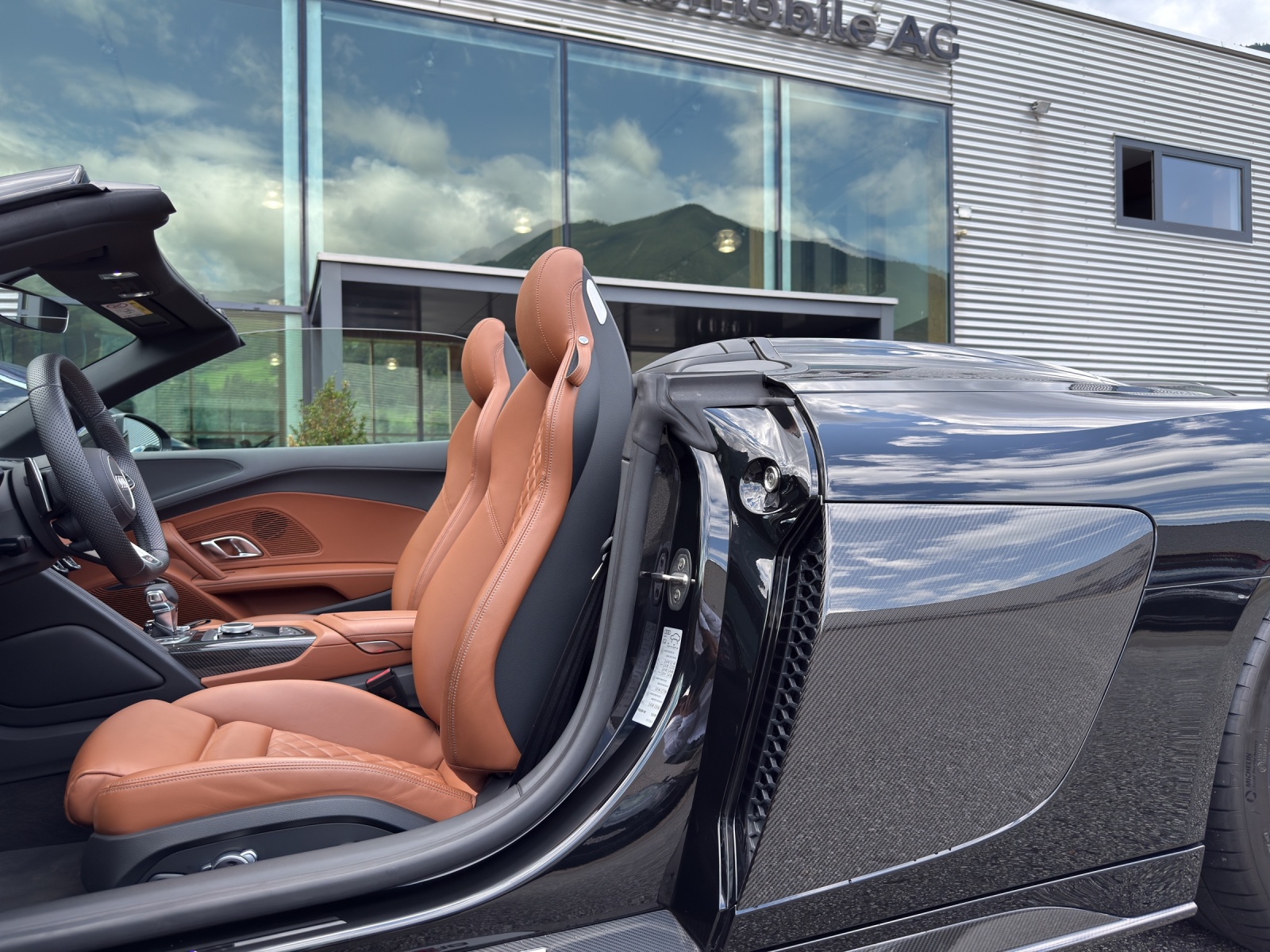 AUDI R8 Spyder performance S-Tronic-image-15