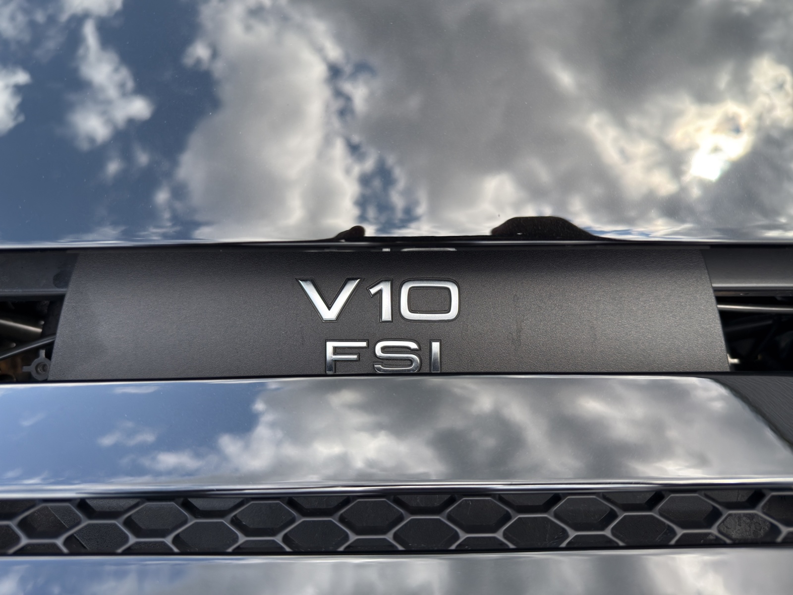 AUDI R8 Spyder performance S-Tronic-image-6