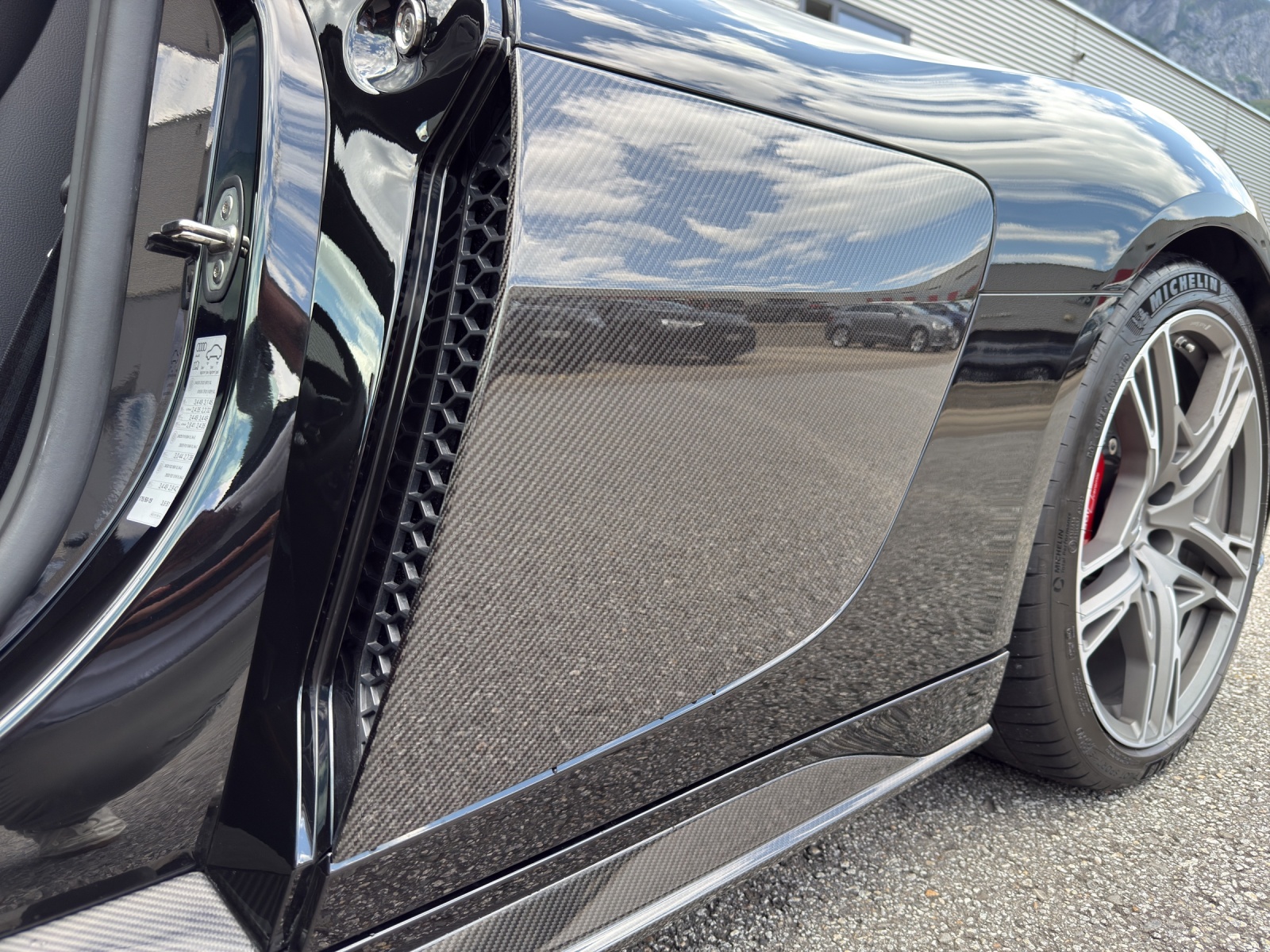 AUDI R8 Spyder performance S-Tronic-image-14