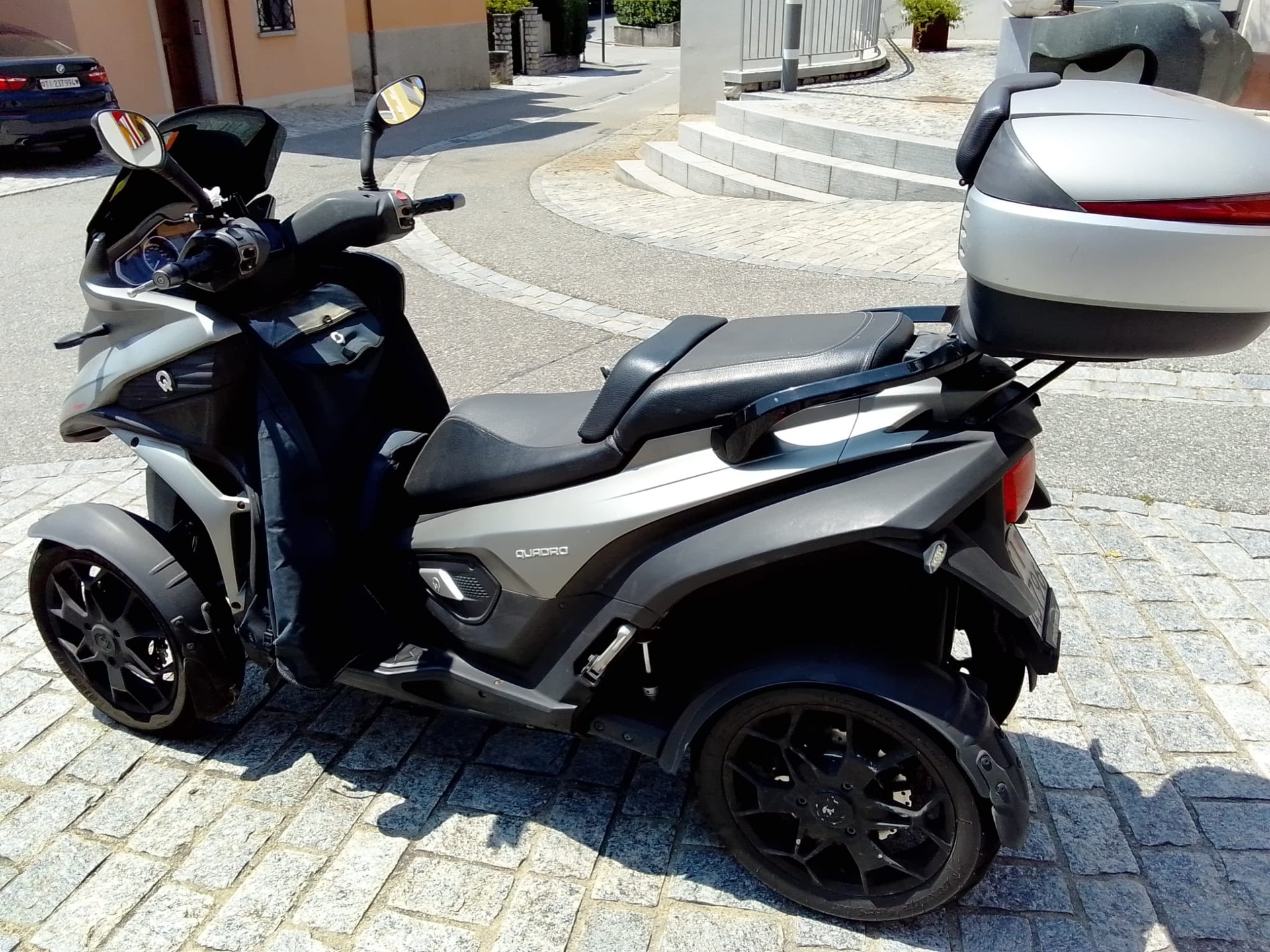 QUADRO 4-image-1