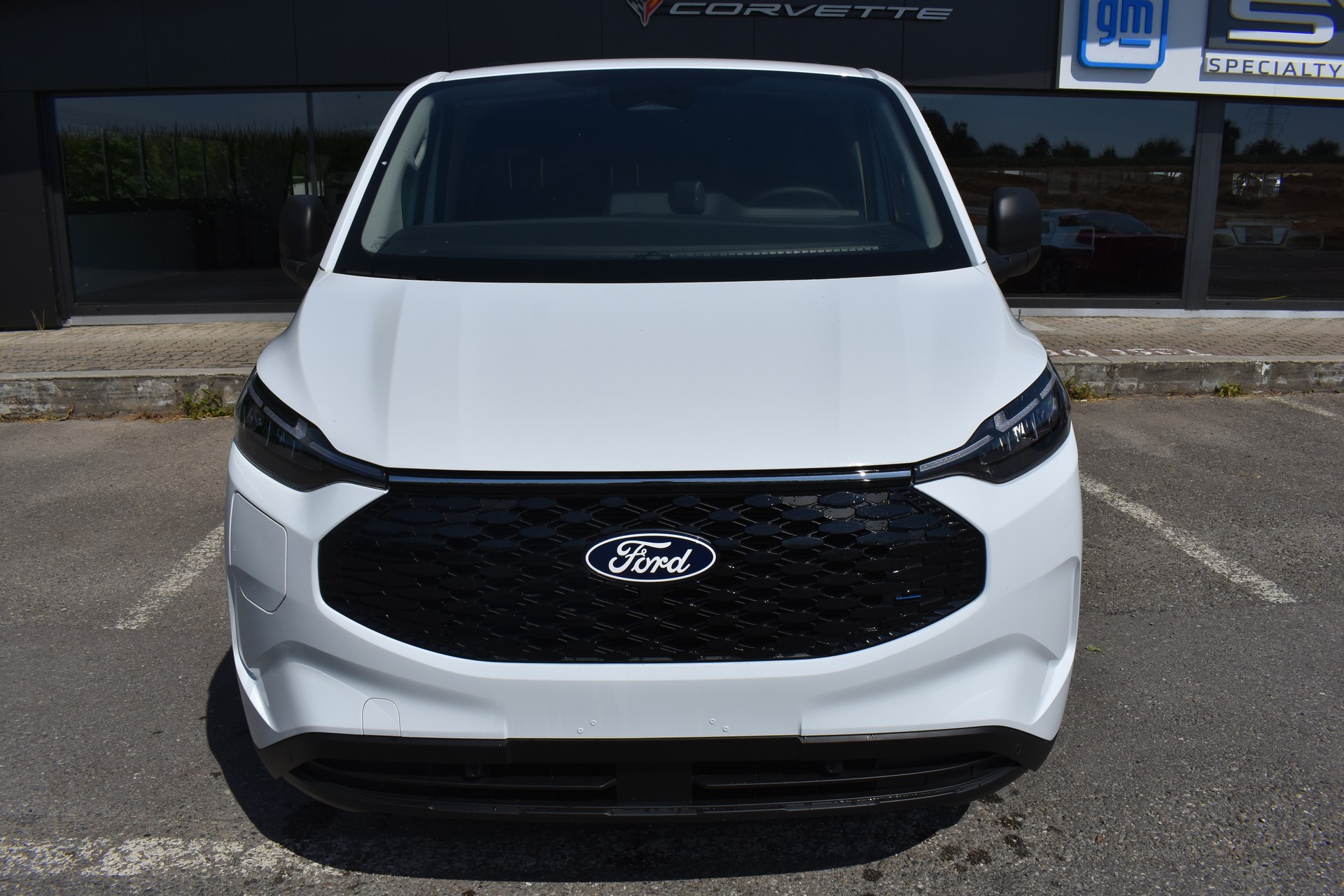 FORD E-Transit C Van 320 L1 Trend 83kWh-image-2