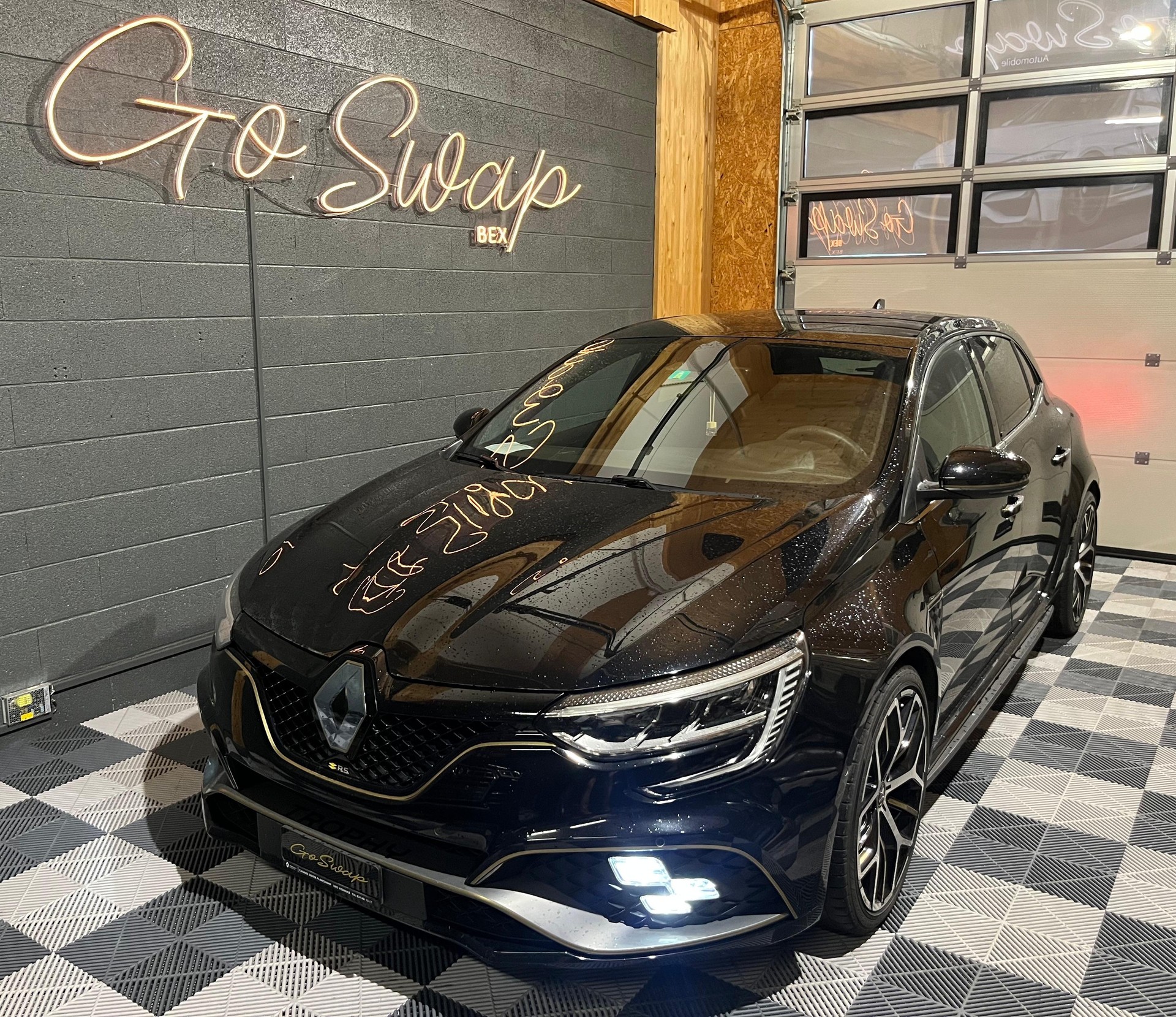 RENAULT Mégane Trophy 300 EDC-image-4