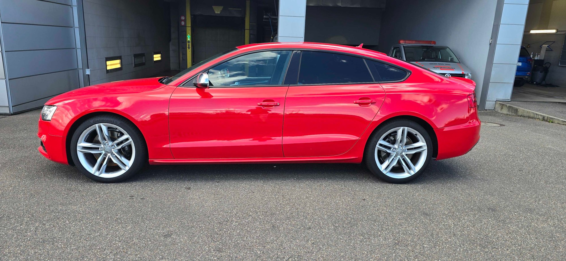 AUDI 3.0 V6 TFSI quattro S-Tronic-image-1