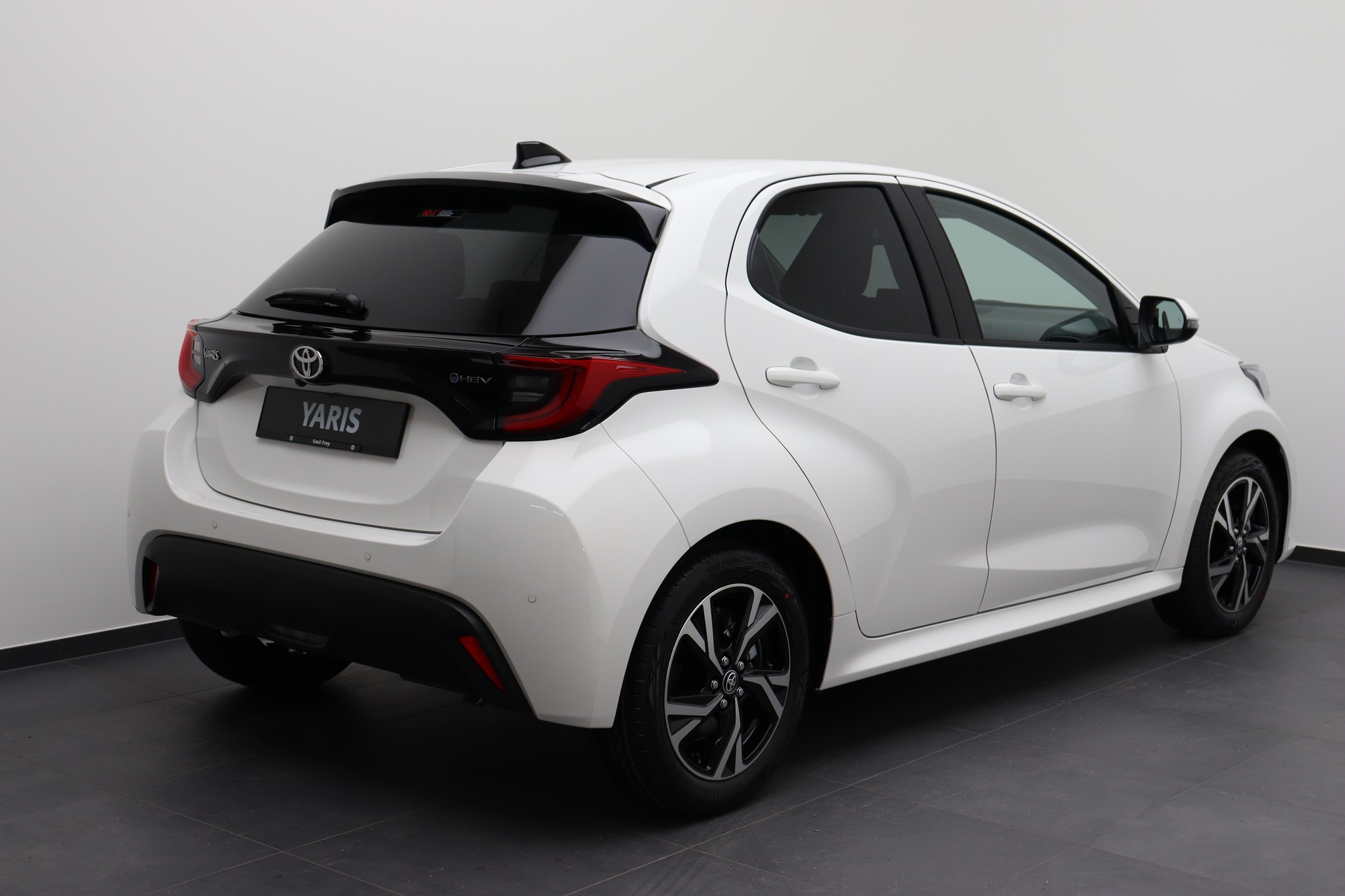 TOYOTA Yaris 1.5 VVT-i HSD Trend-showroom-element-3
